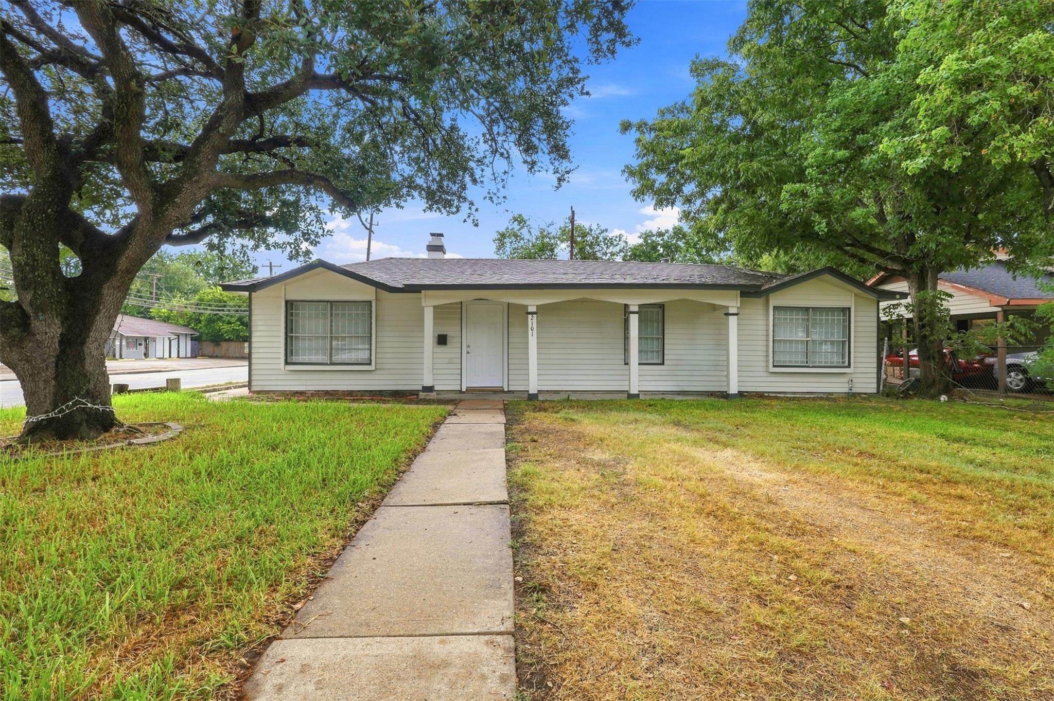 2101 Flynn Drive — photo