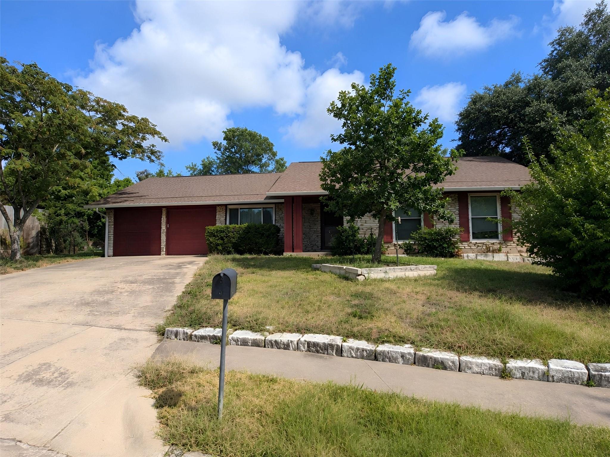 10104 Pond View Circle — photo