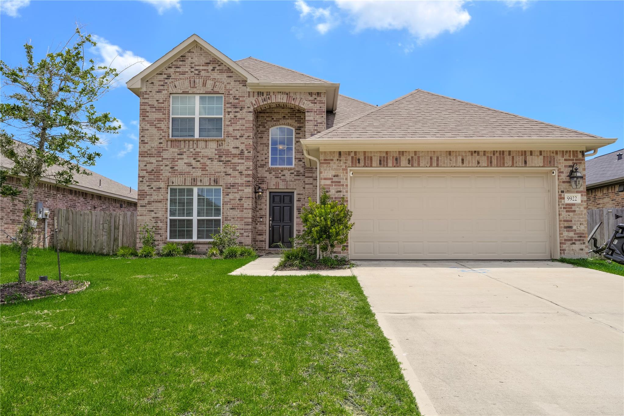 9922 Pine Forest Court — photo