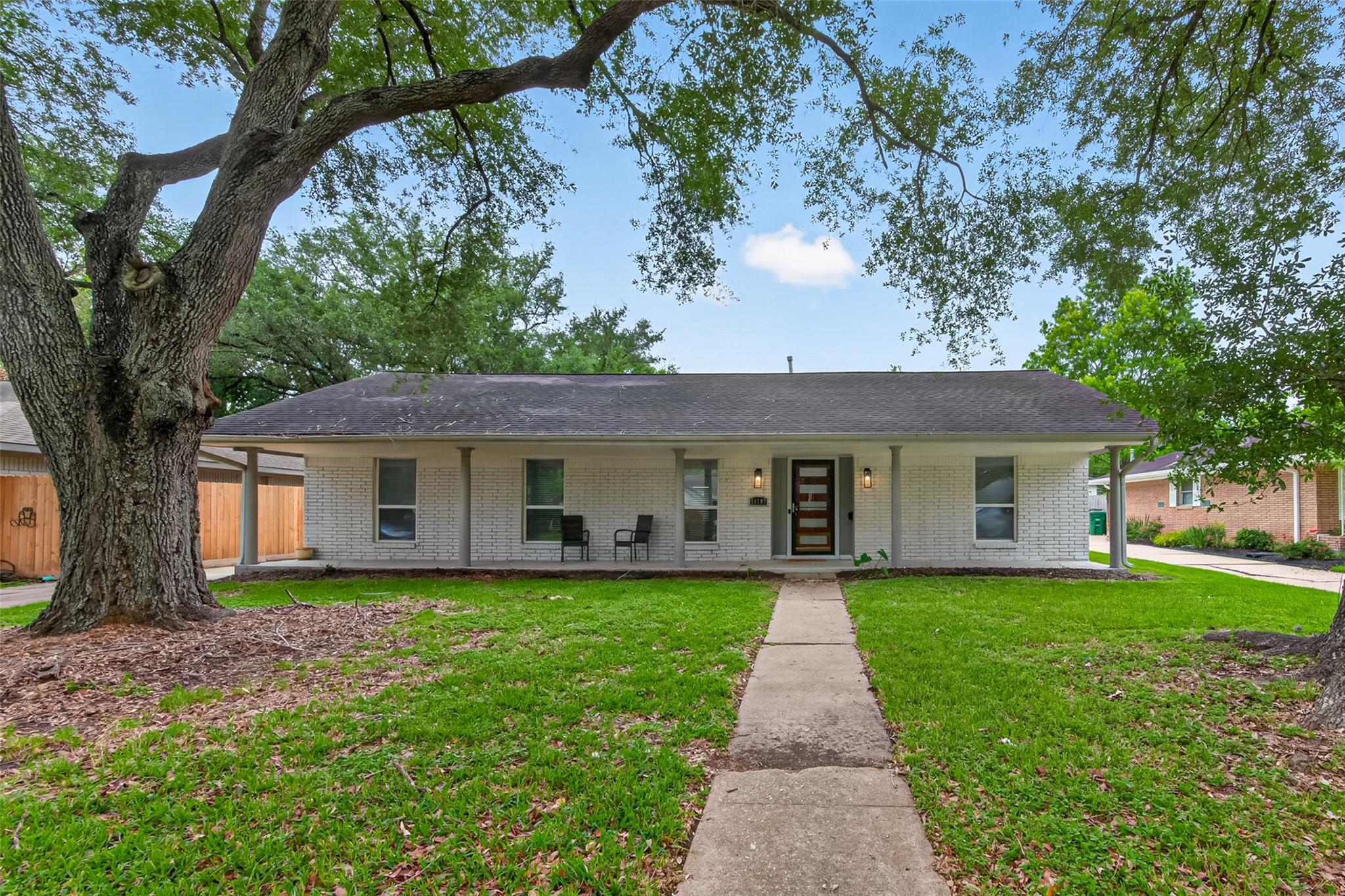 11107 Cedarhurst Drive — photo