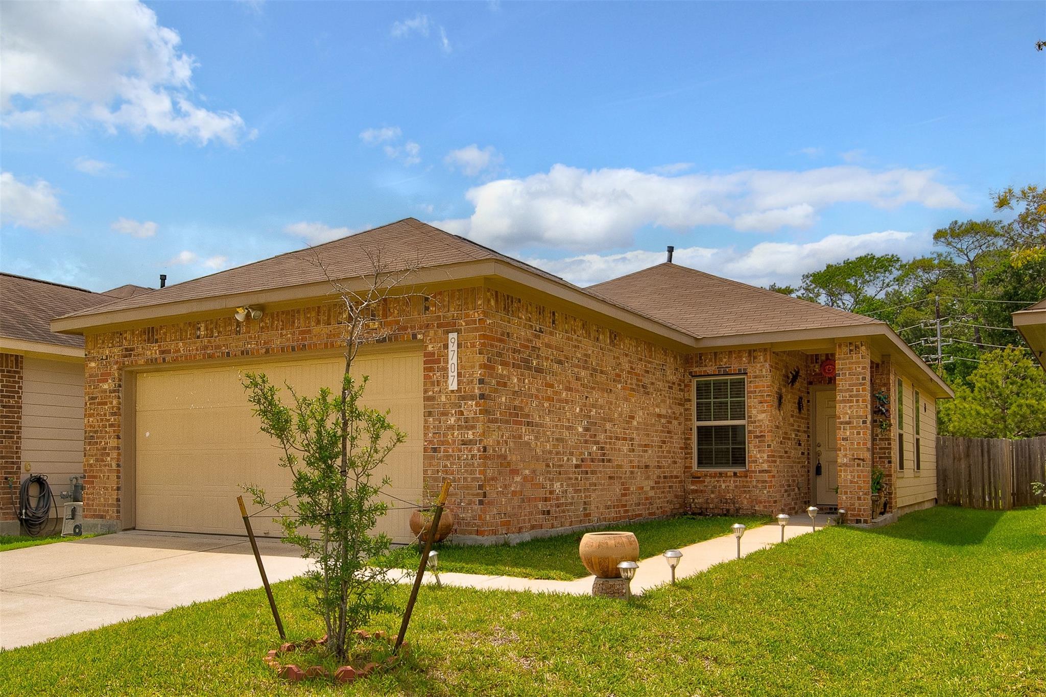 9707 Vanessa Glen Court — photo