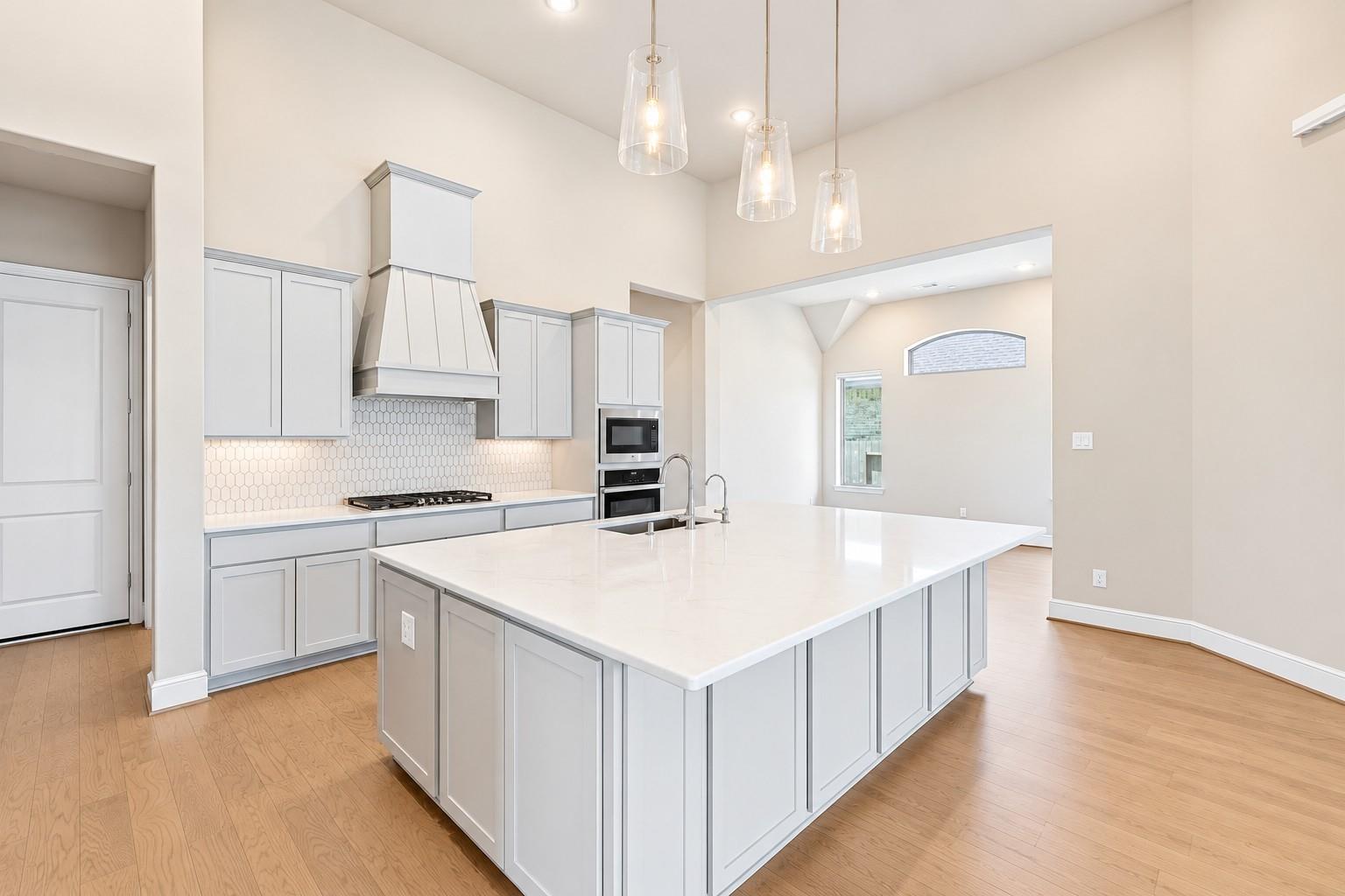 2723 Lakeside Shore Drive — photo