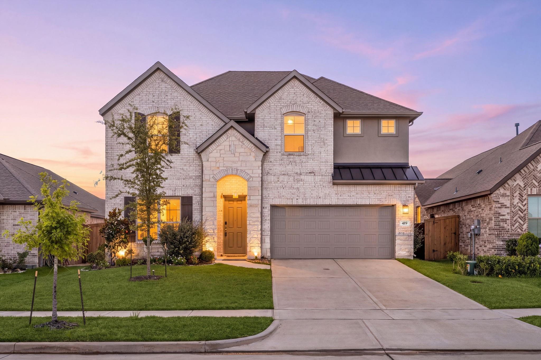 419 Amistad Court — photo