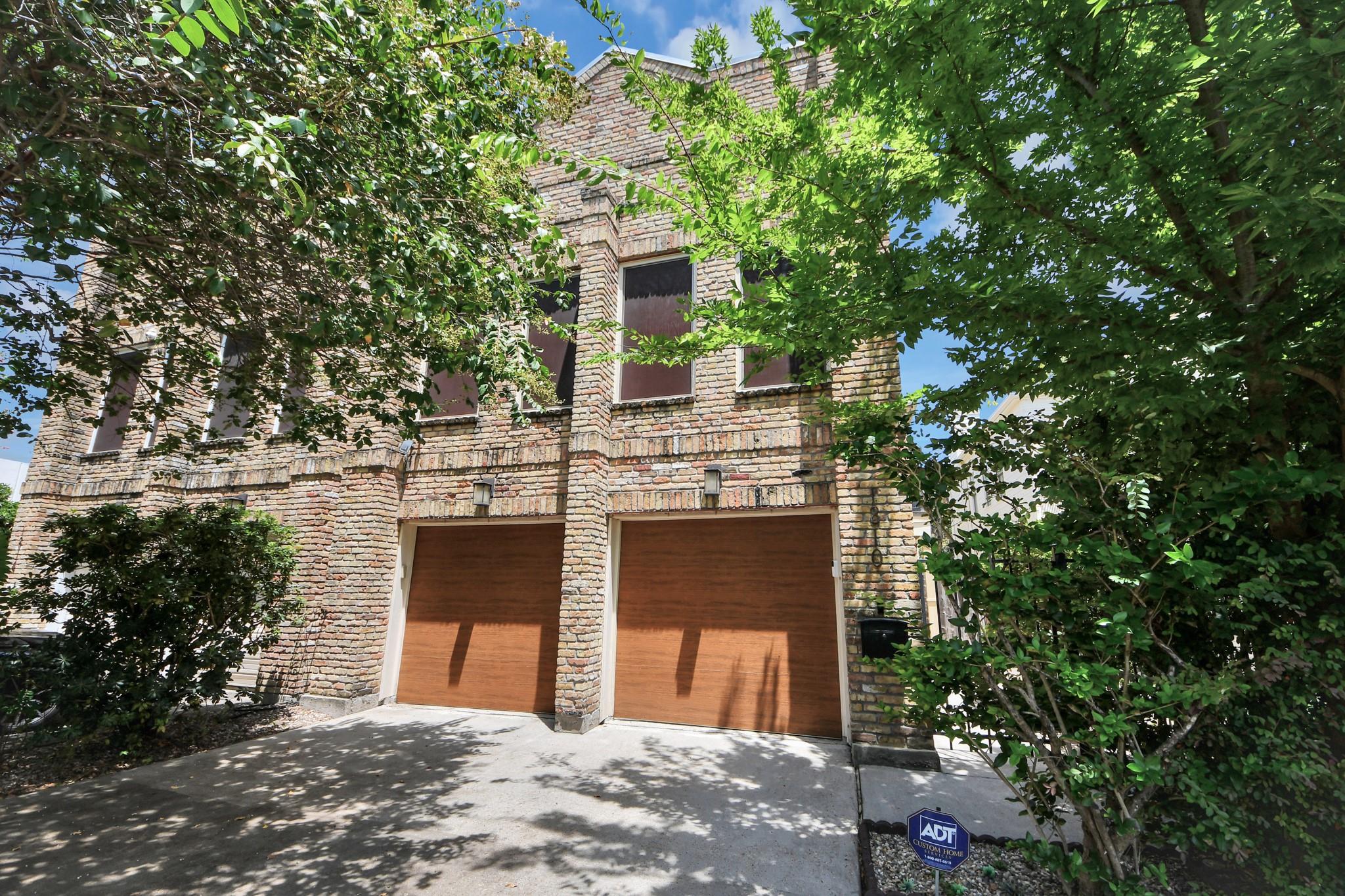 1810 Nicholson Street — photo