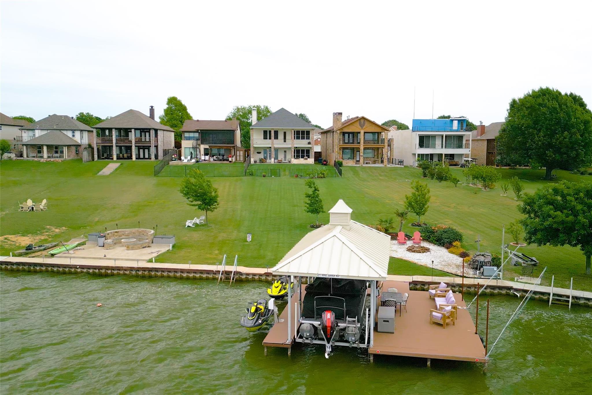 2213 Windjammer Way — photo