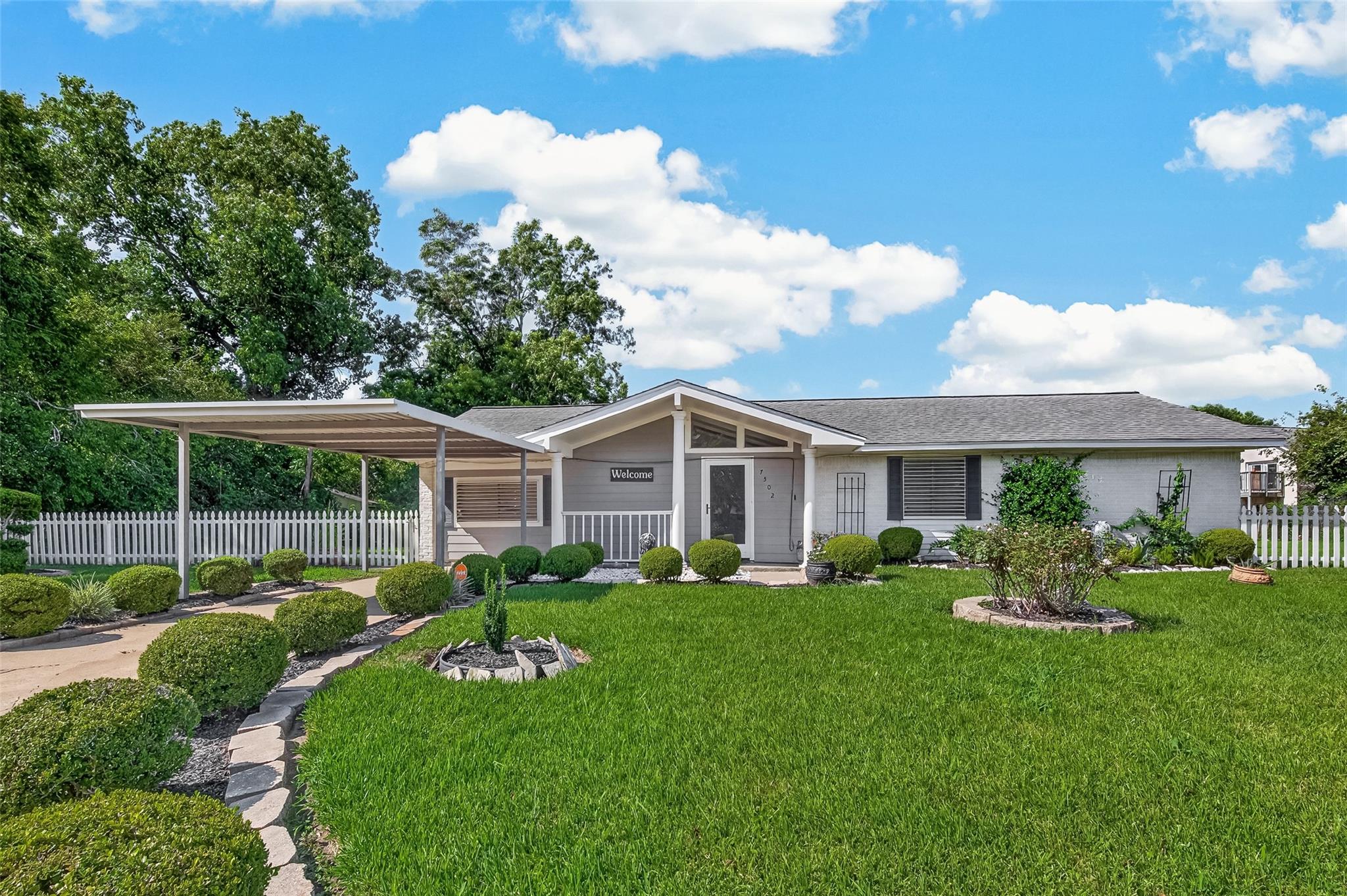 7502 Nightingale Circle — photo