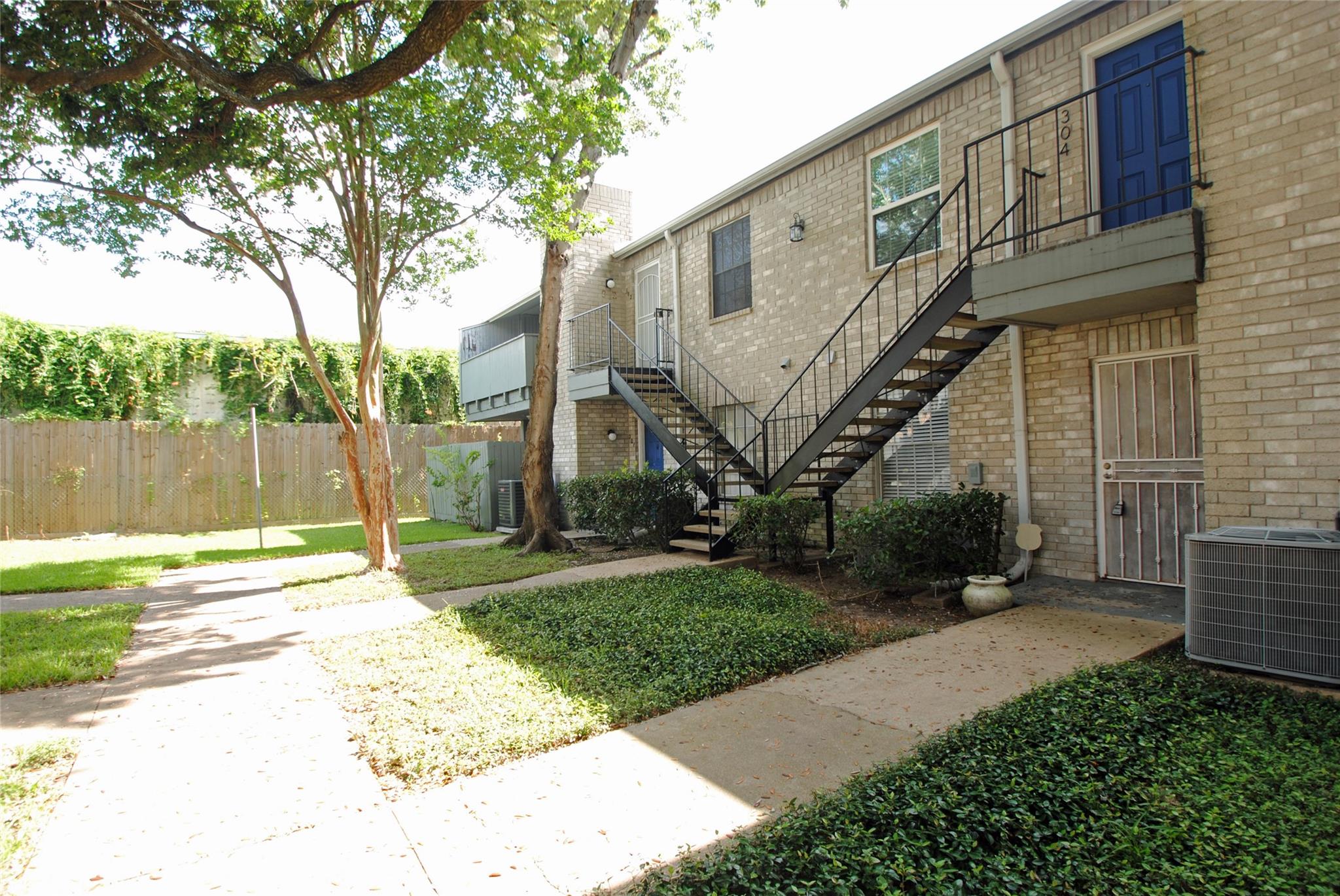 9797 Leawood Boulevard #302 — photo