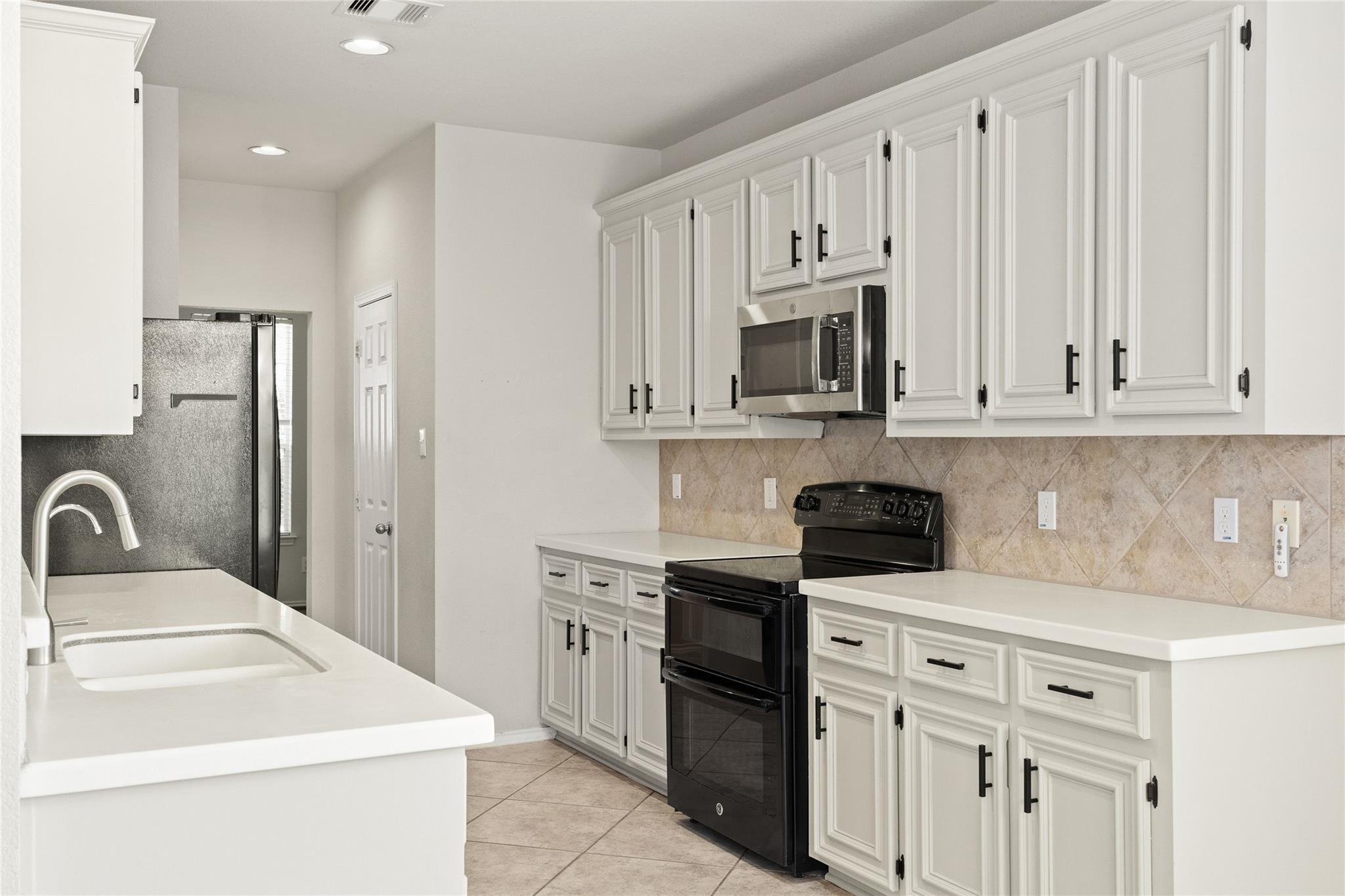 9611 Oxford Grove Drive — photo