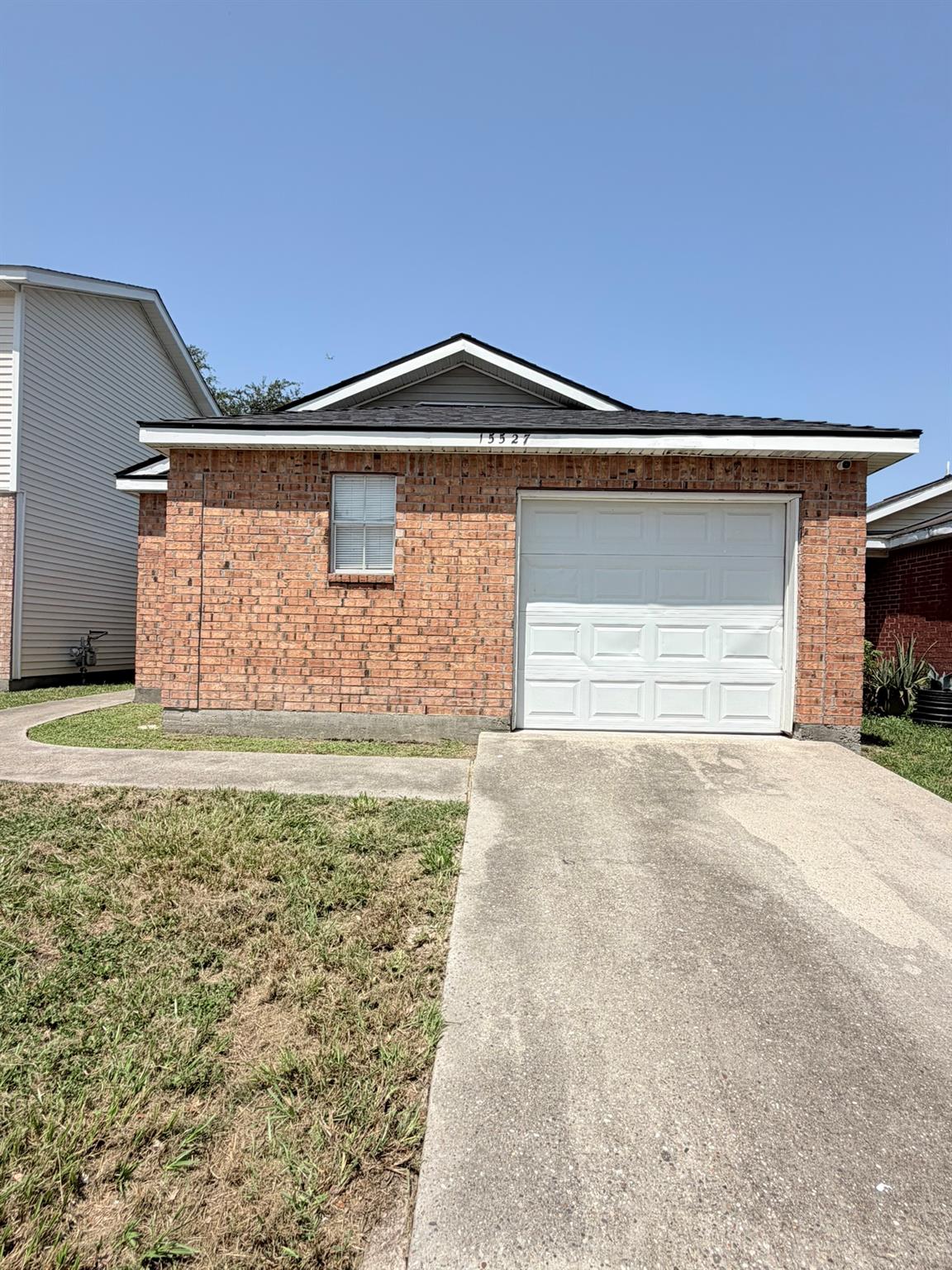 15527 Martineau Street — photo