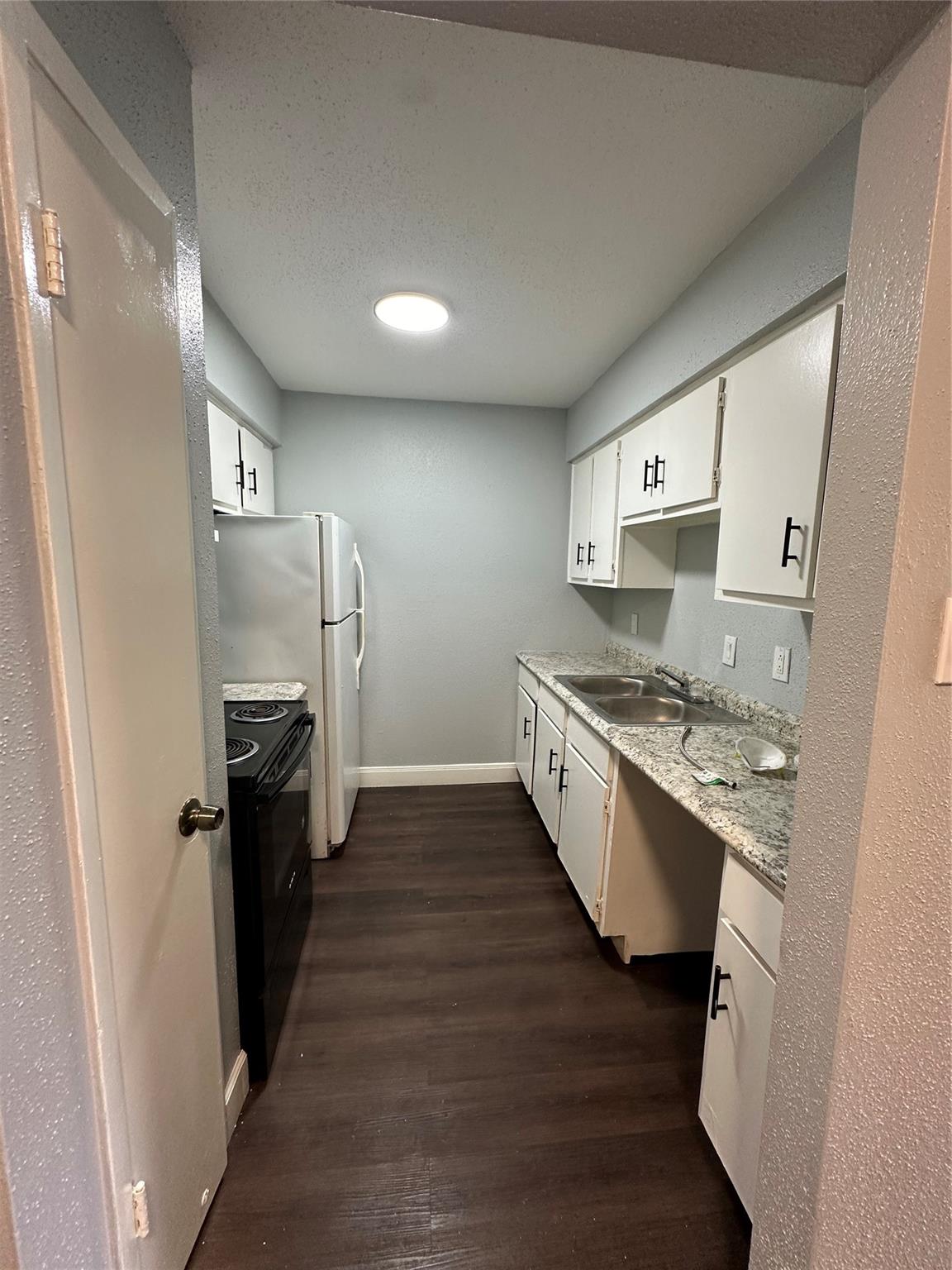 5625 Antoine Drive #403 — photo