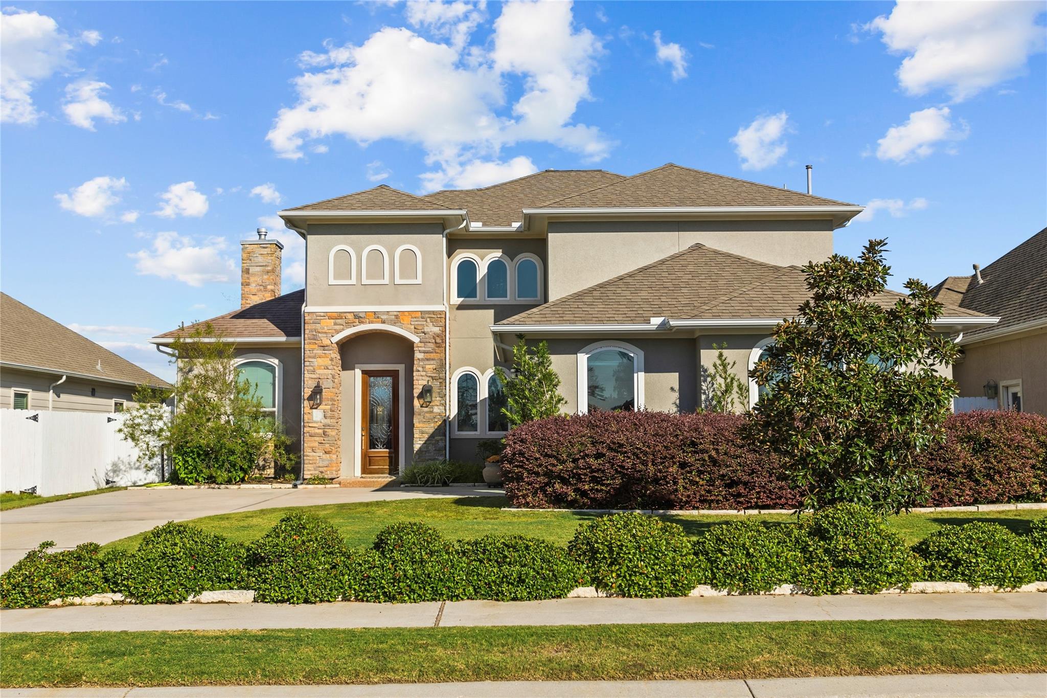 10119 Oakland Hills Drive — photo