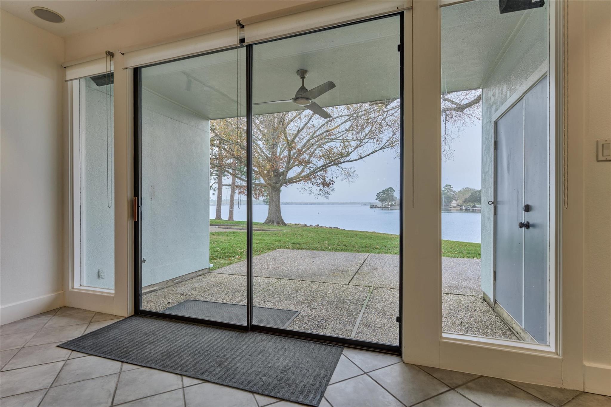 1427 Bowsprit Point — photo