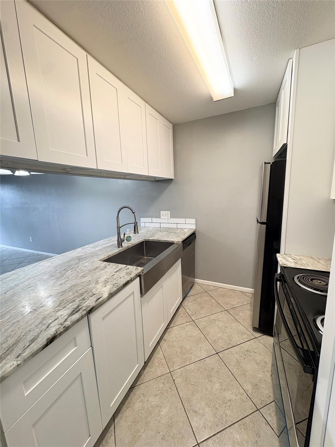 3015 Walnut Bend Lane #13 — photo