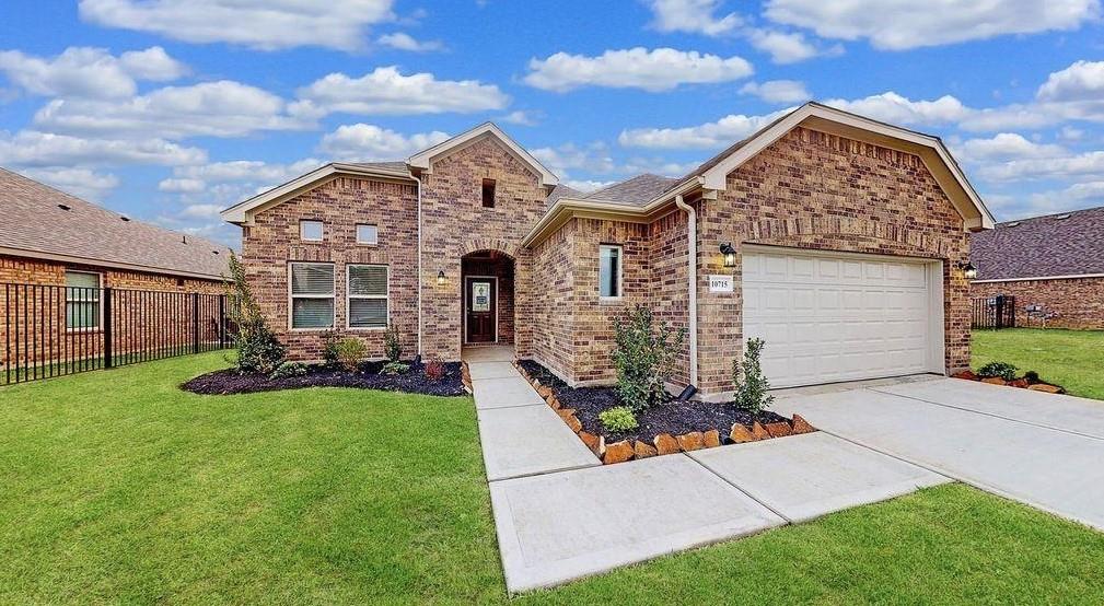 1031 Comal Trail — photo