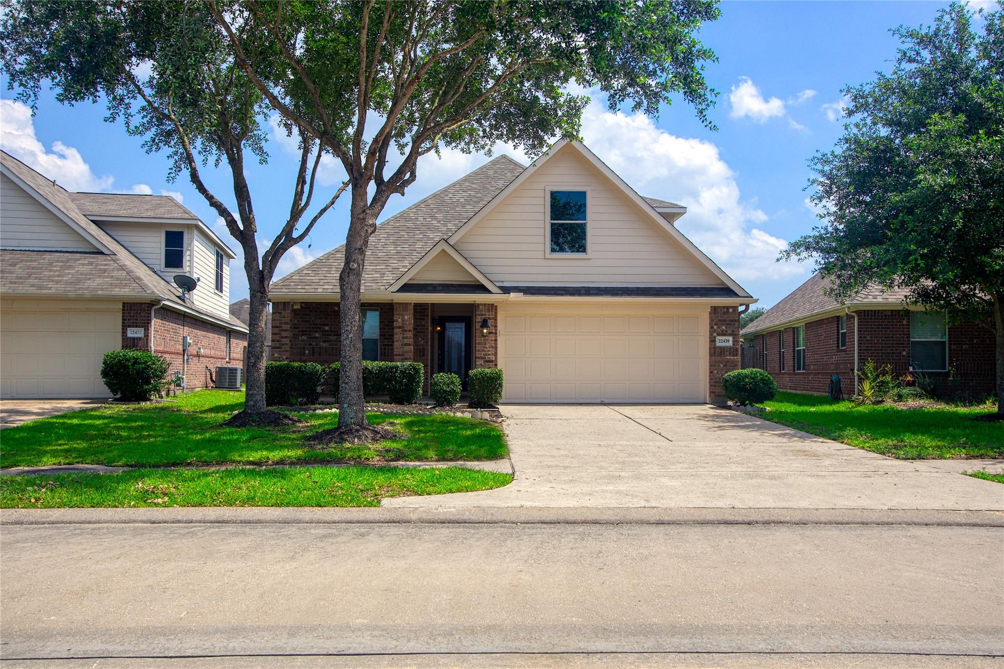 22439 Stamford Brook Court — photo