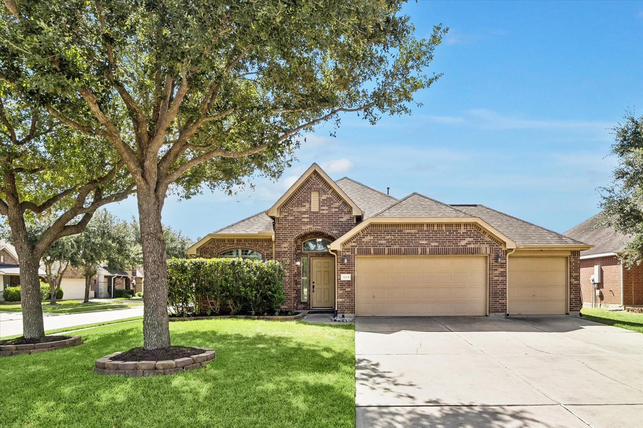 1614 Colonial Crest Drive — photo