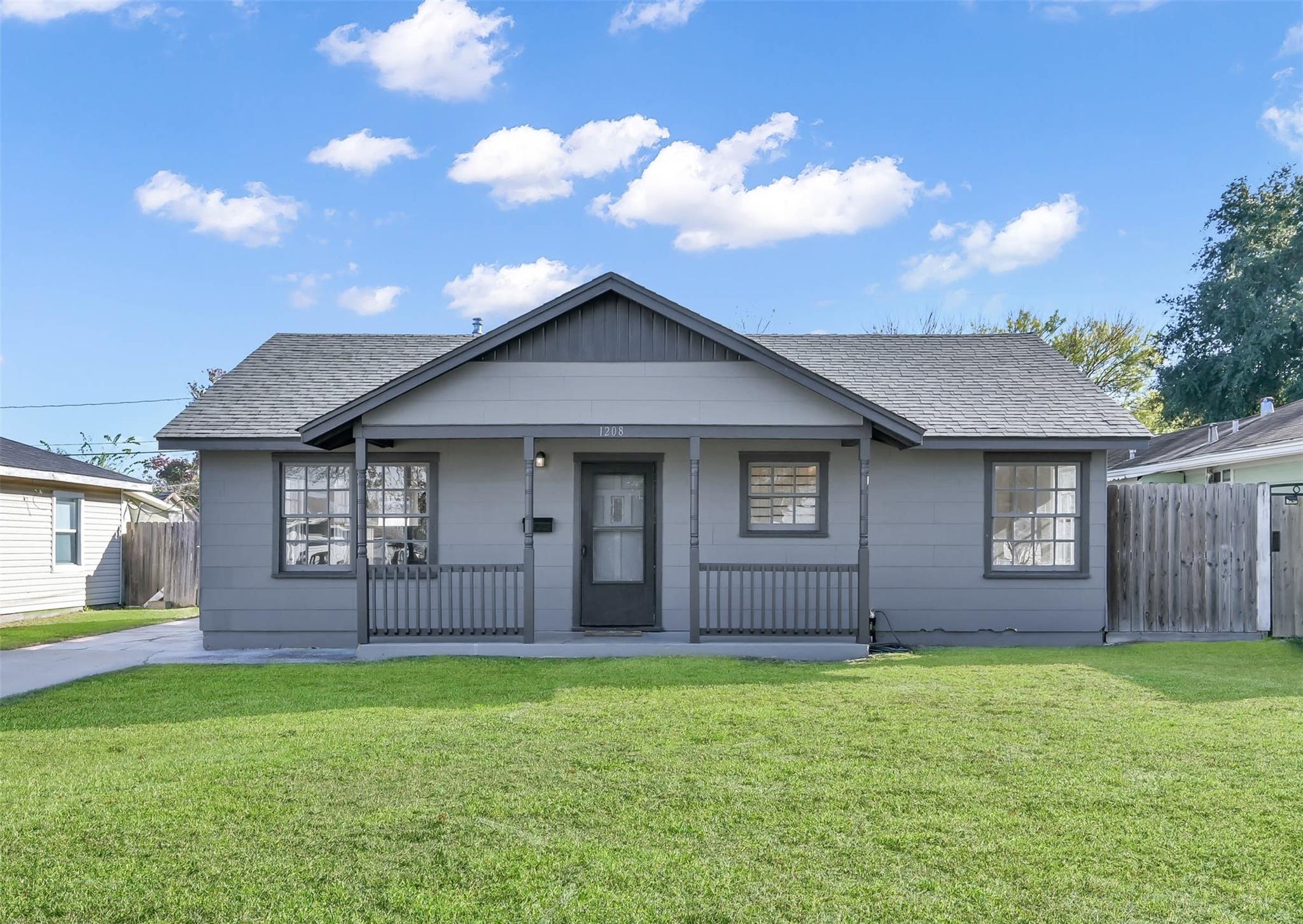 1208 Leggett Drive — photo