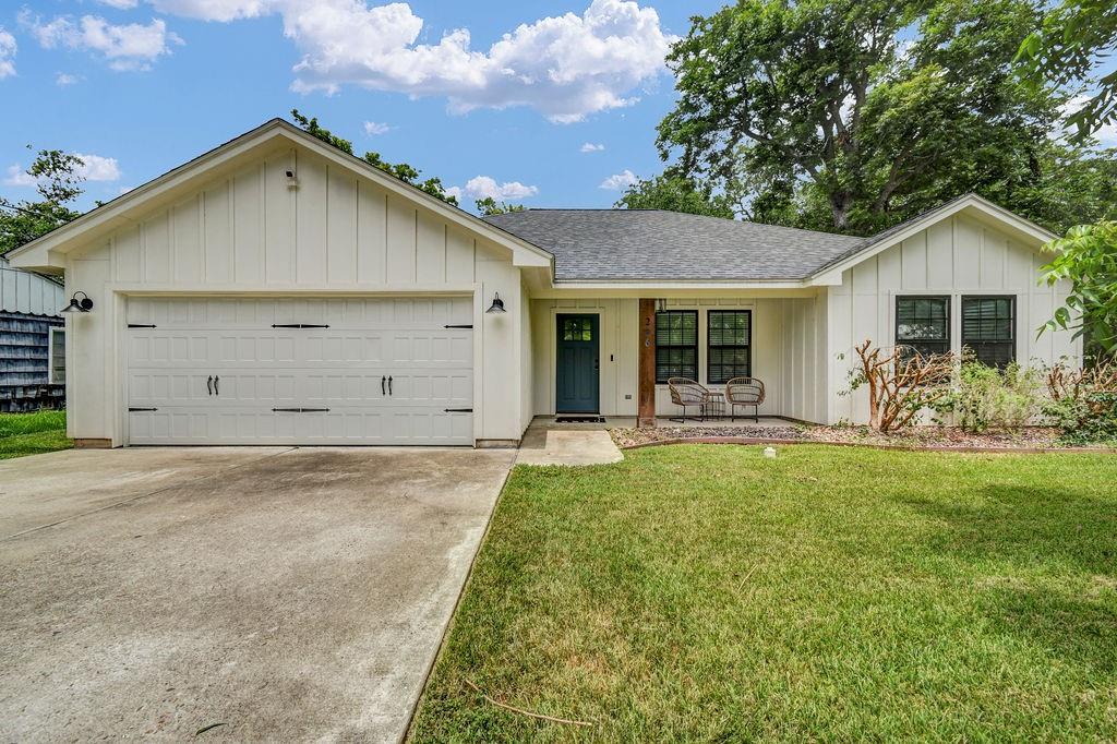 206 Southern Oaks Drive — photo