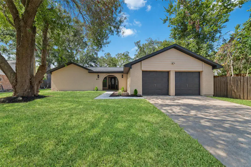 811 Timber Cove Drive — photo