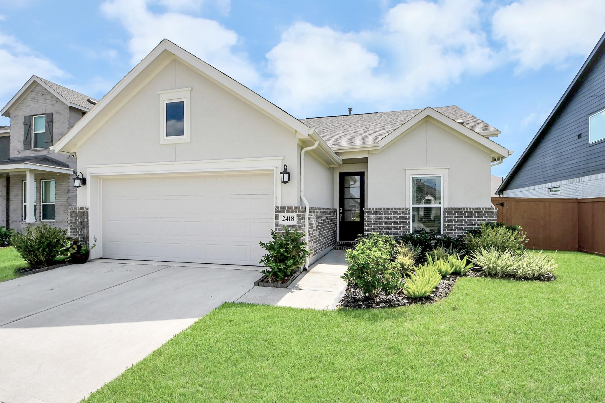 2418 Phantom Quartz Drive — photo