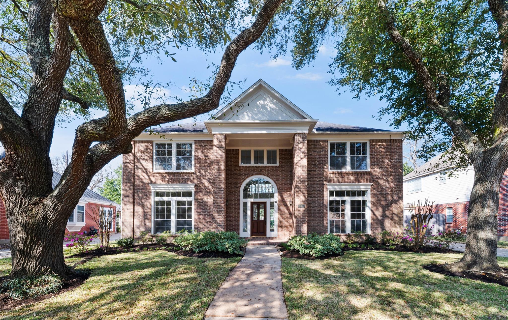 2106 Westshore Drive — photo