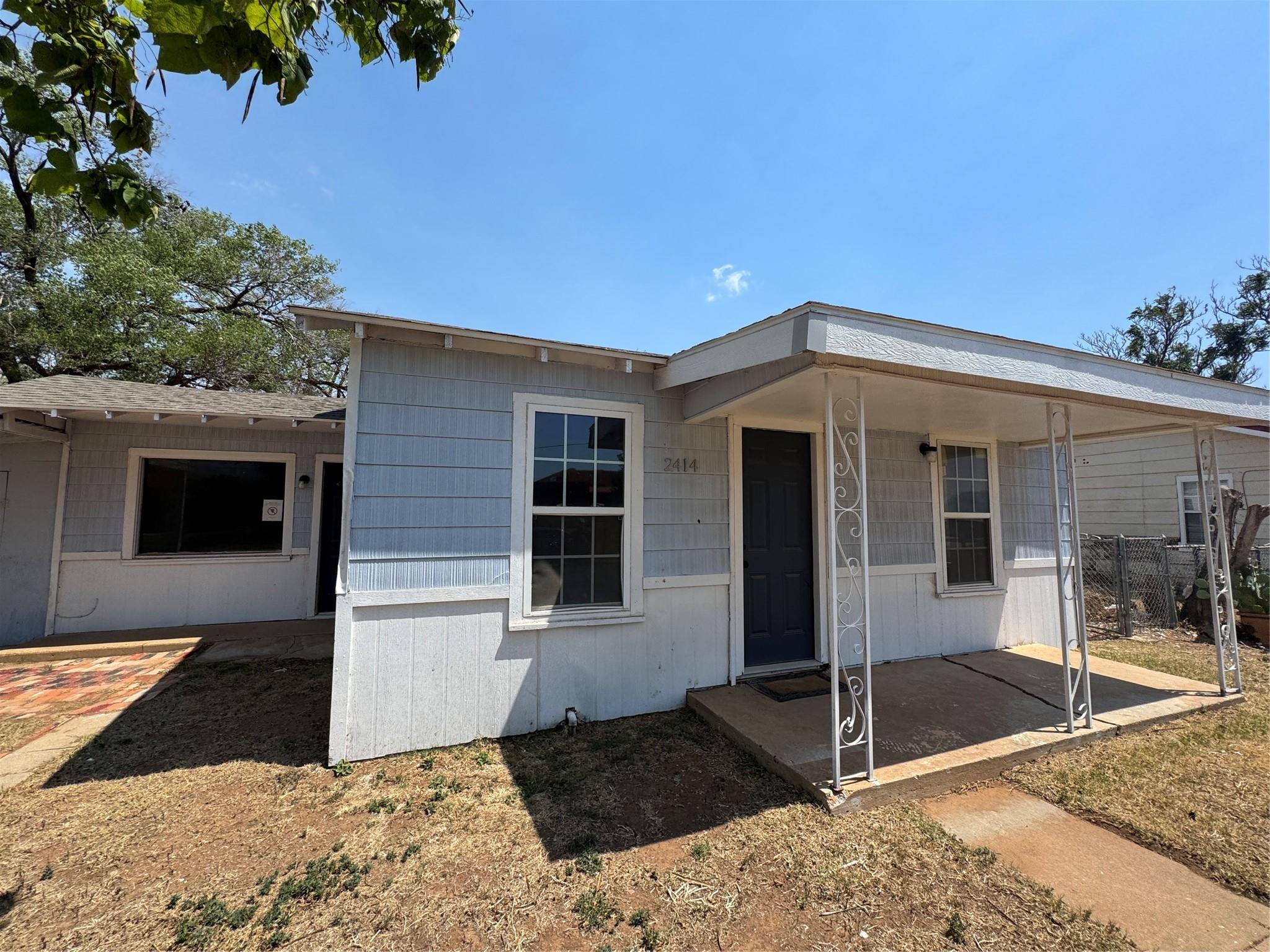 2414 Baylor Street — photo