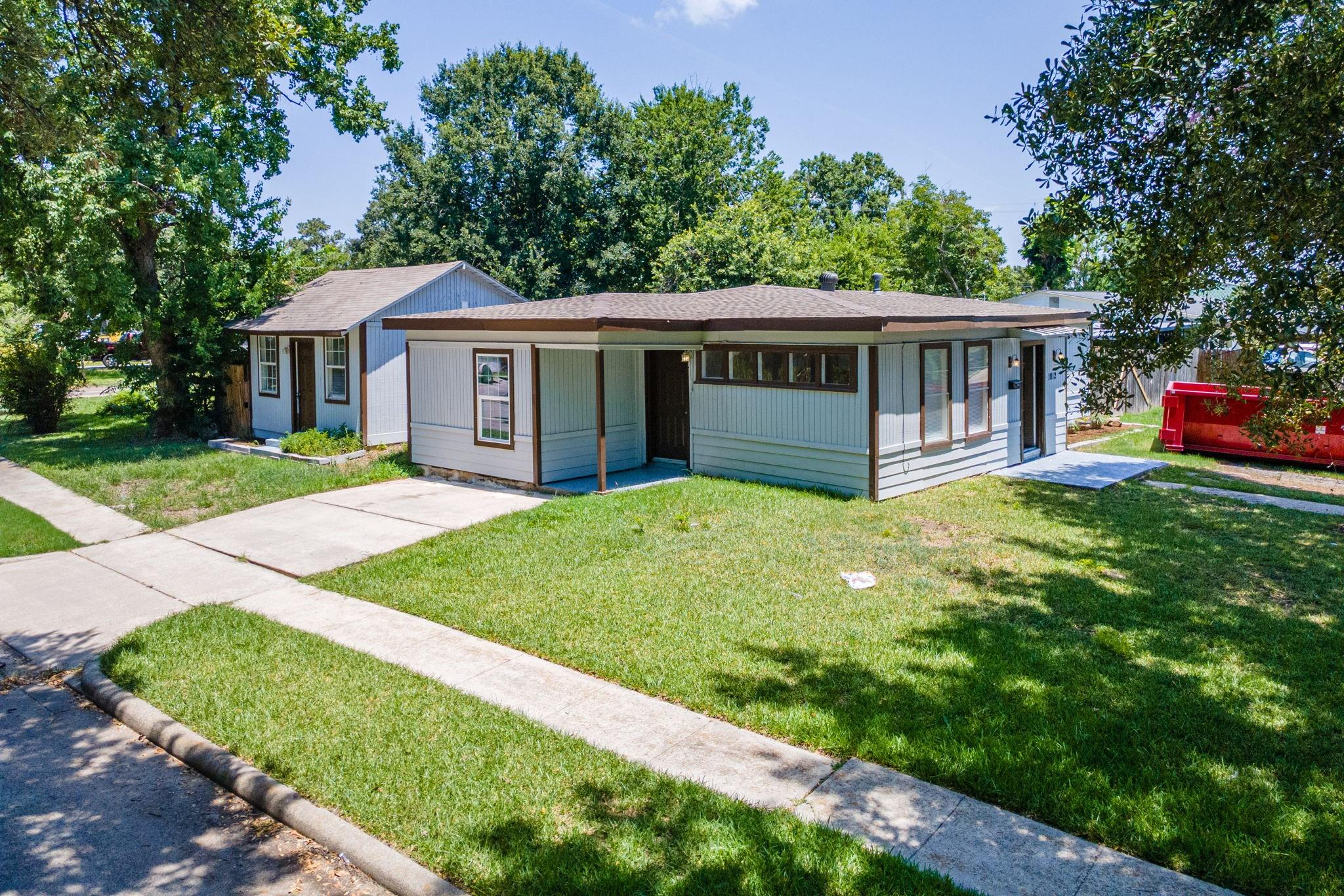 1012 W Hart Avenue — photo