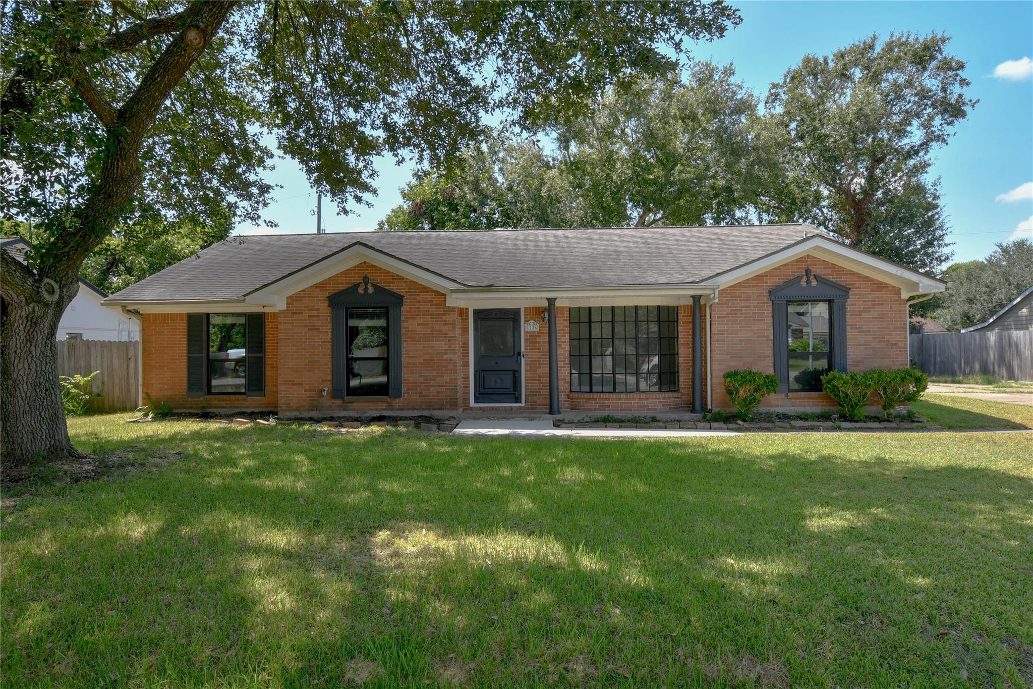1126 Robert Street — photo