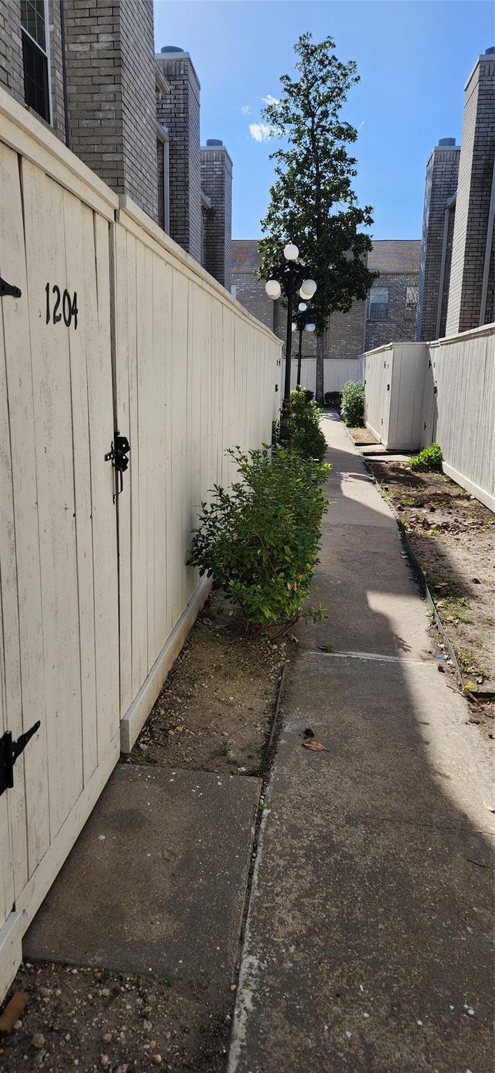 4001 Tanglewilde Street #1204 — photo