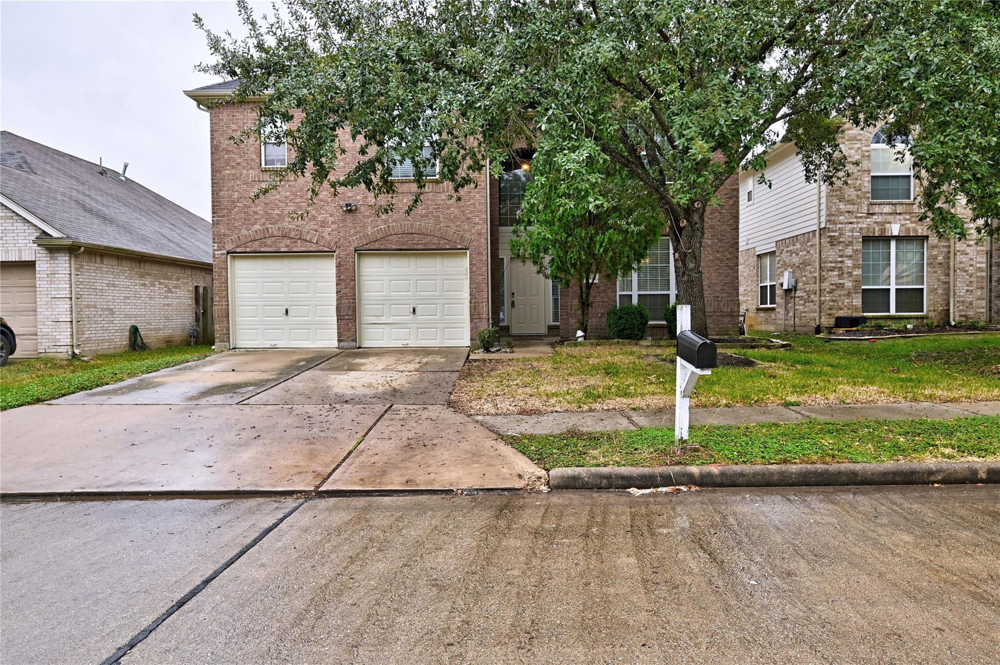 11819 Leaf Oak Drive — photo