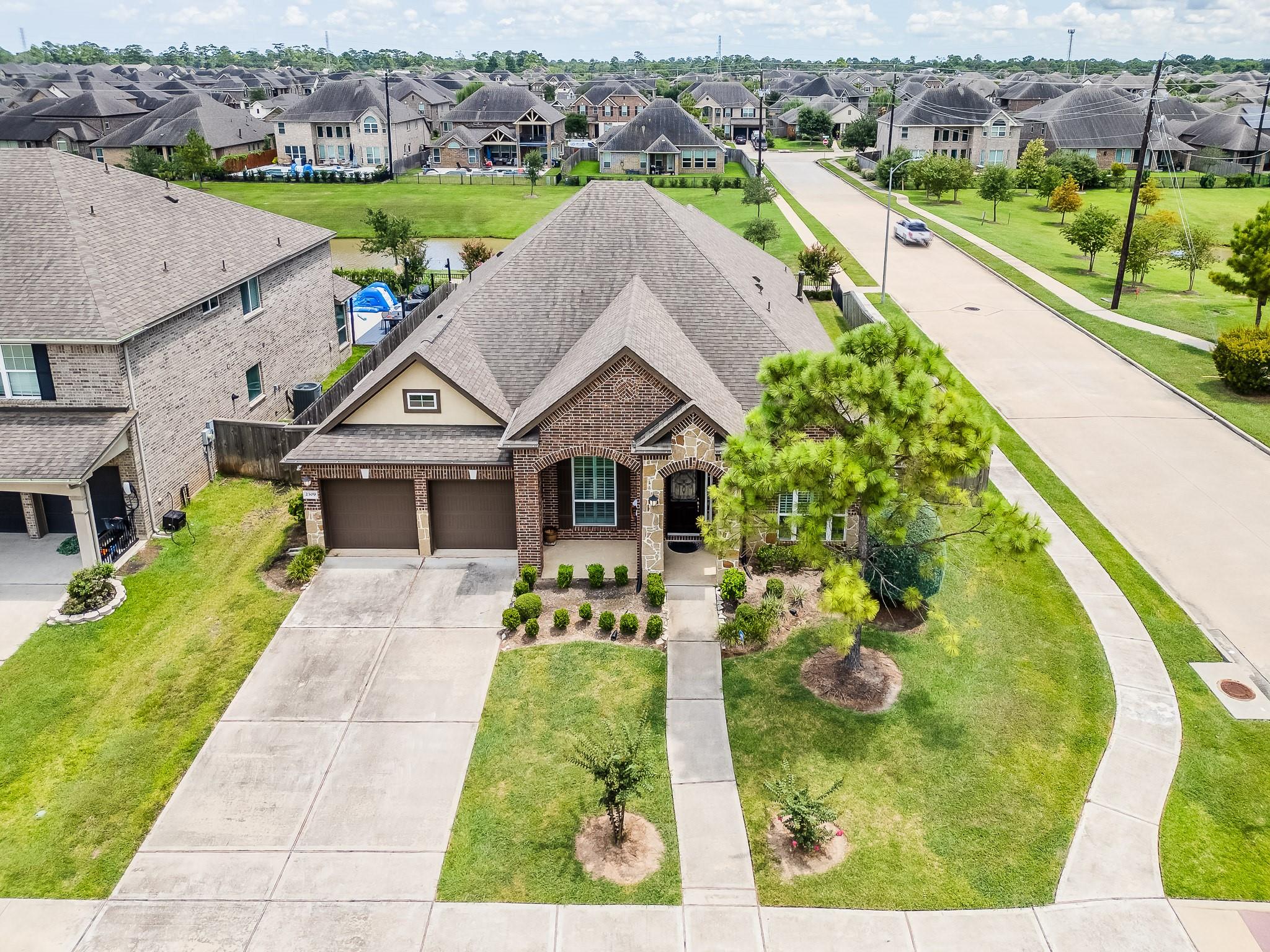 2309 Rosehill Garden Trail — photo