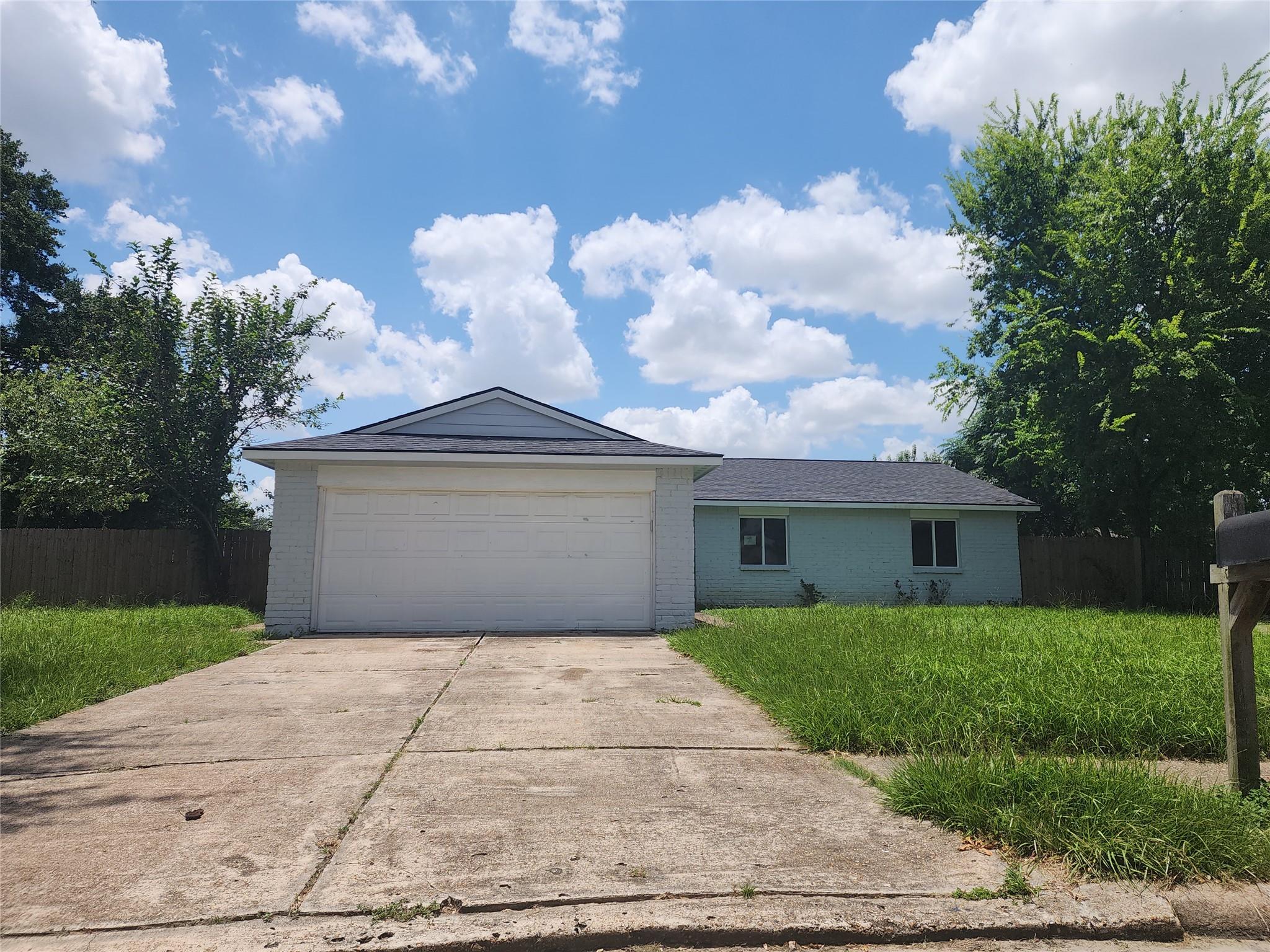 7819 Martin Wood Lane — photo