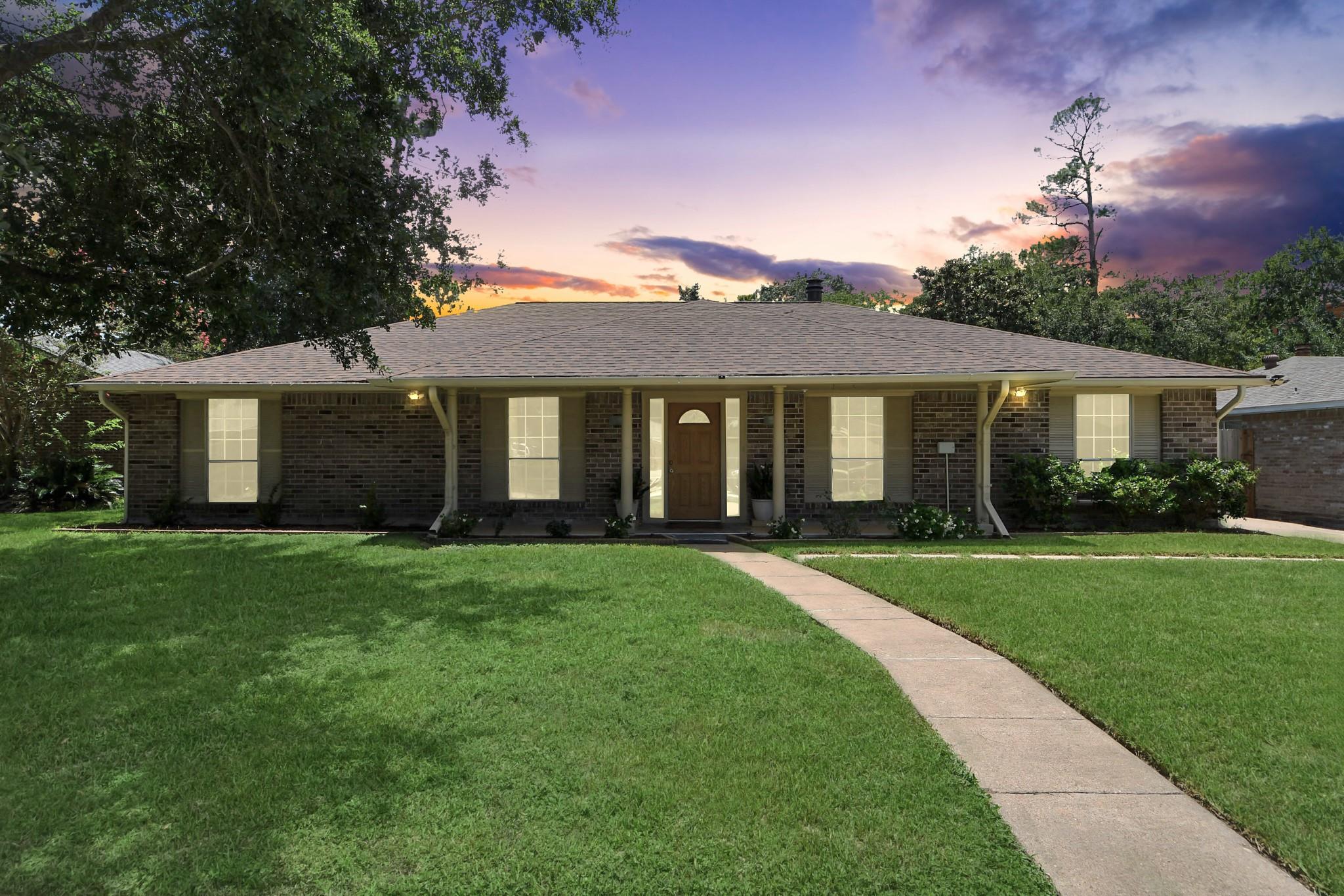 12415 Campos Drive — photo