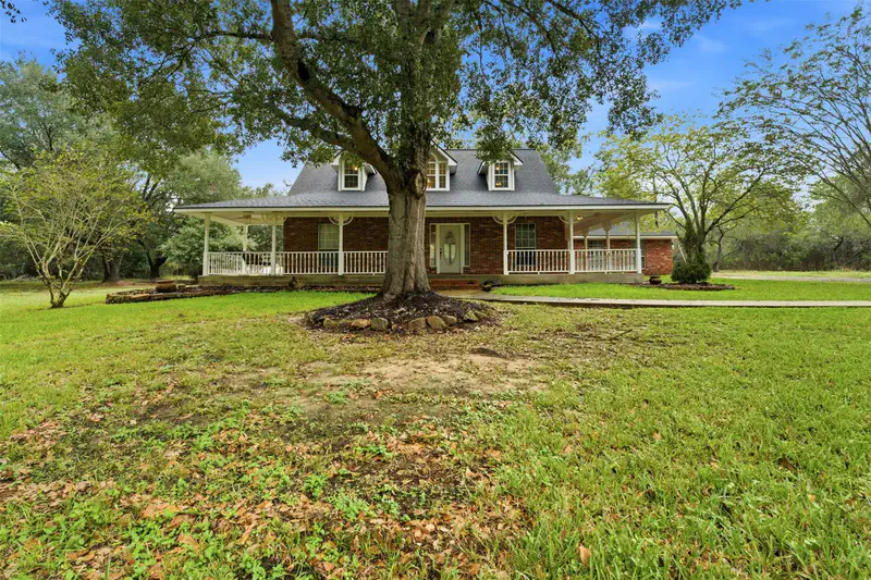 144 Pin Oak Lane — photo