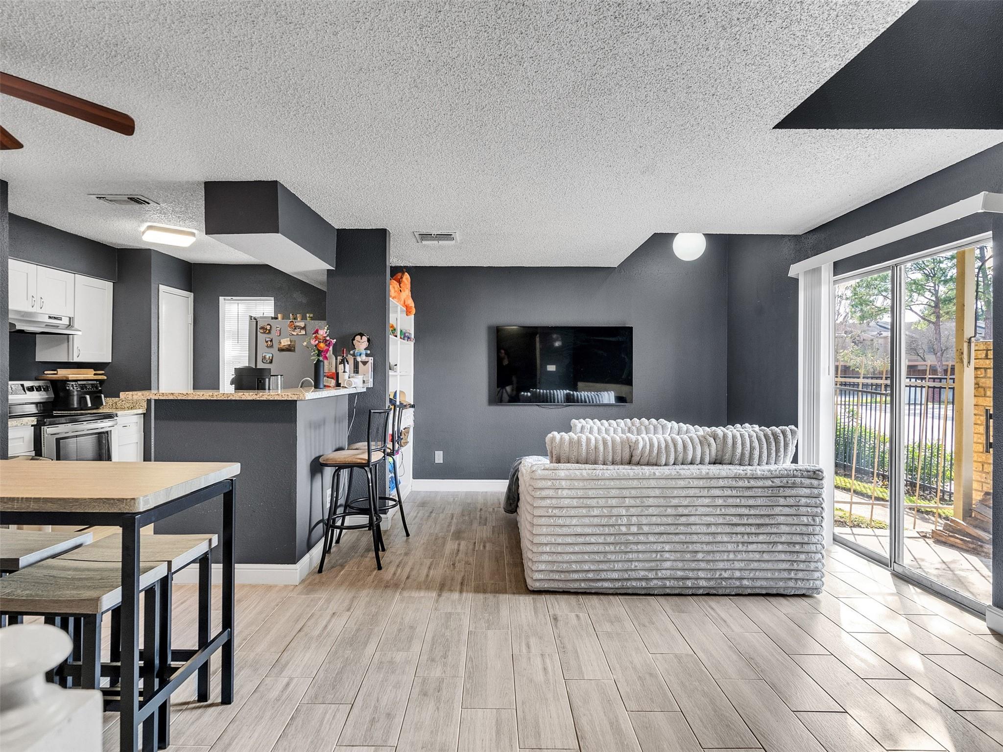 1515 Sandy Springs Road #201 — photo