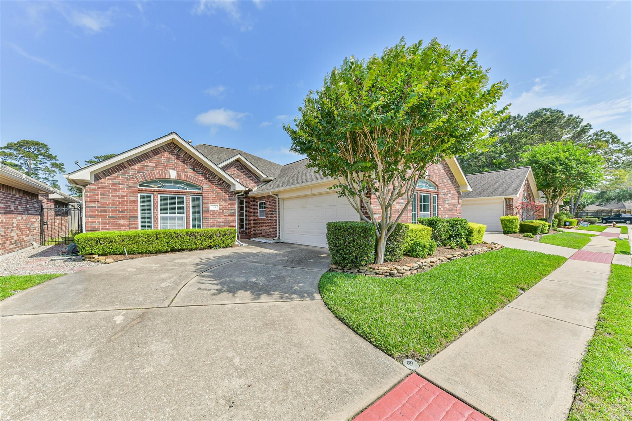 314 Parkwood Village Drive — photo