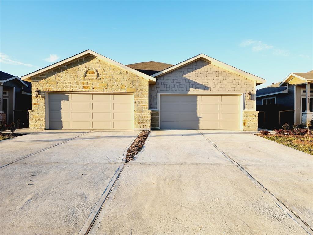 9840 Grosbeak Lane — photo