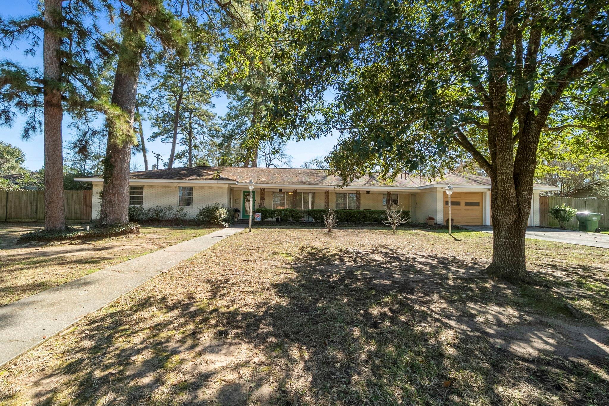 111 Circle Drive — photo