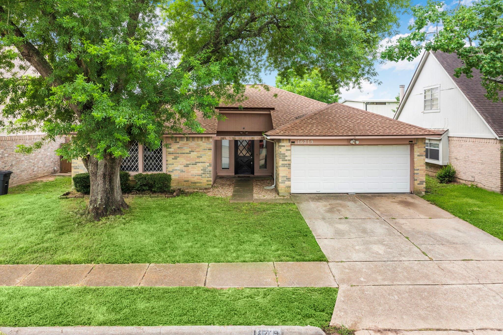 16719 Sky Blue Ln — photo