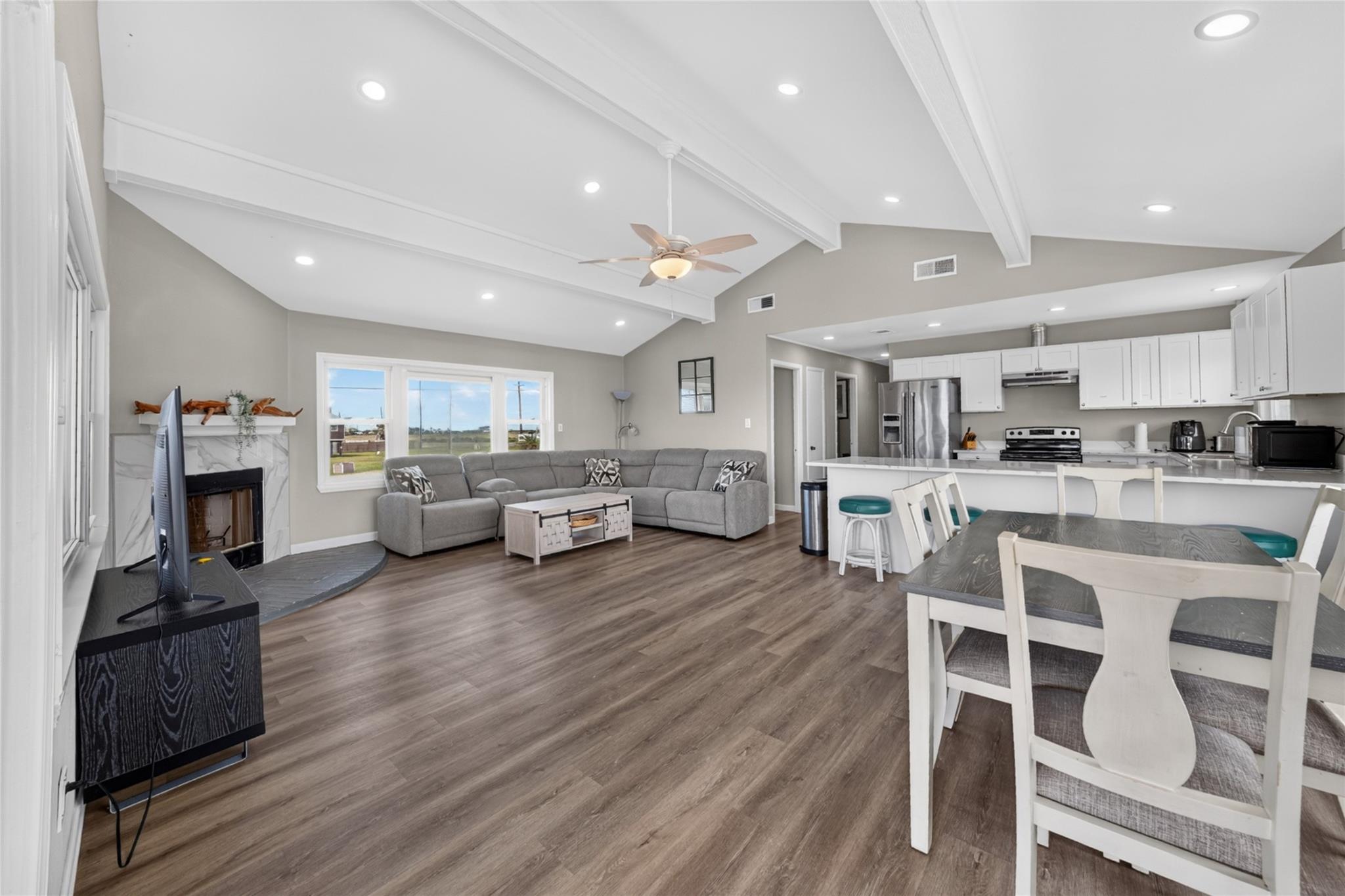 16713 Jamaica Beach Road — photo