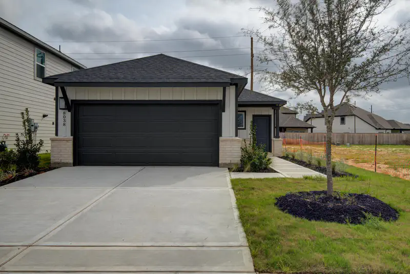 8038 Magnolia Prairie Lane — photo