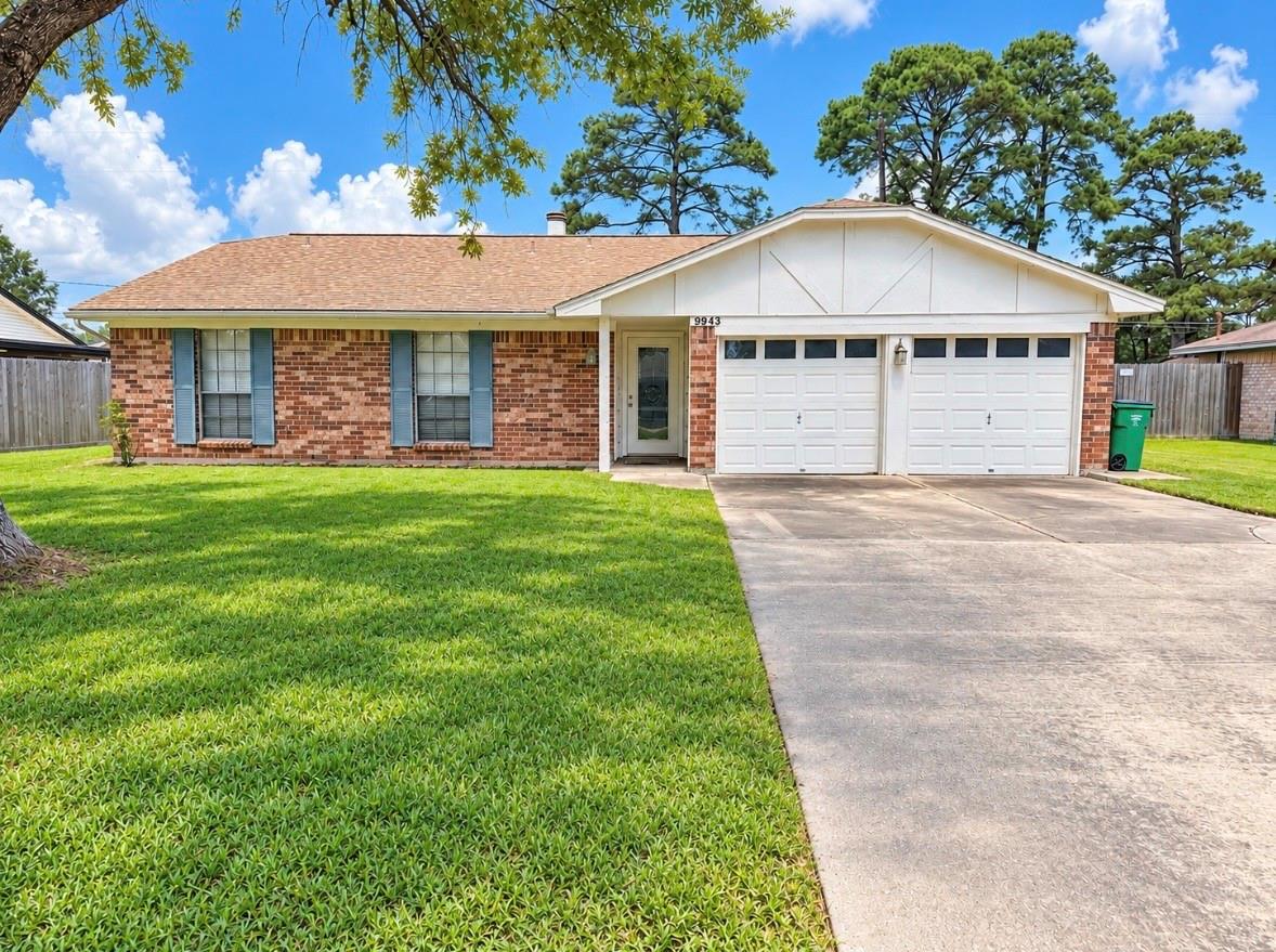 9943 Bayou Woods Drive — photo