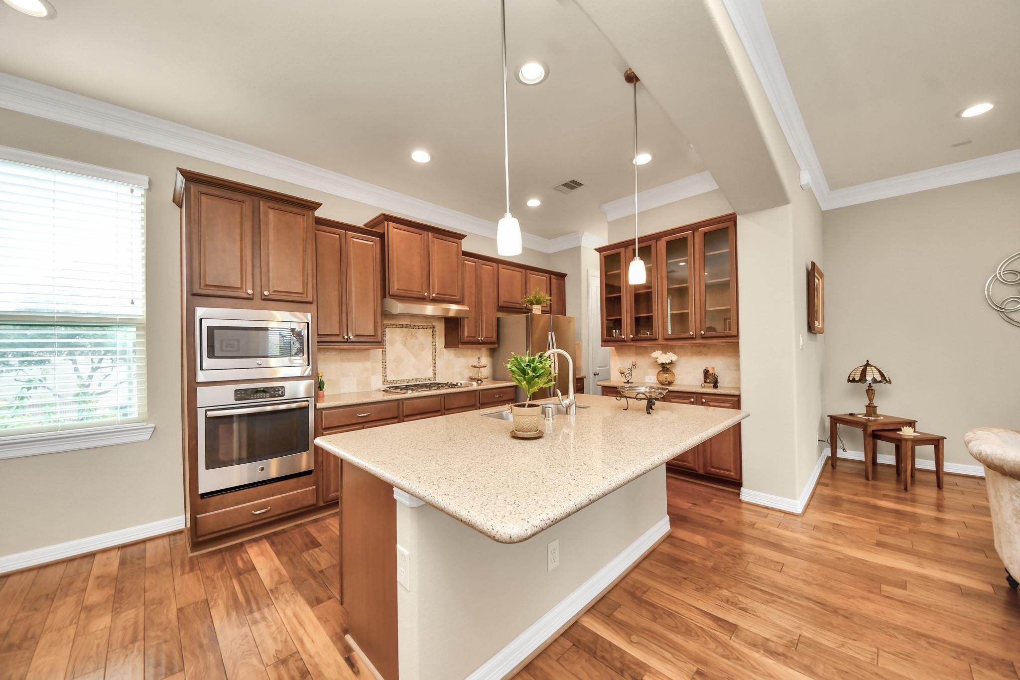 12255 Oxford Crescent Circle — photo