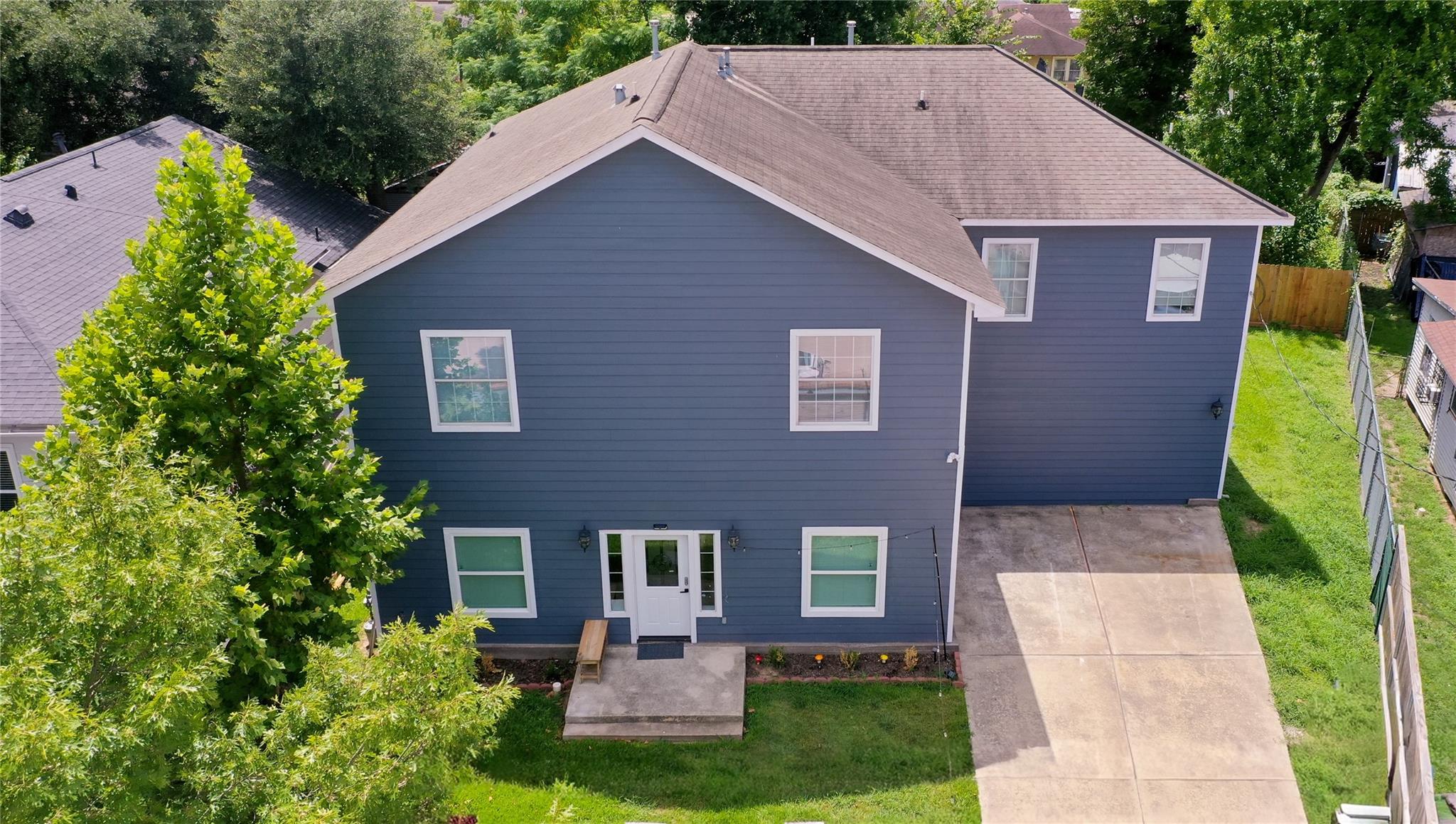 2509 Everett Street — photo
