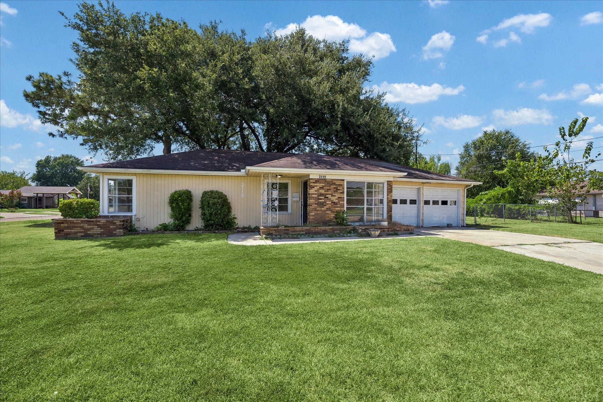3119 Chestershire Drive — photo