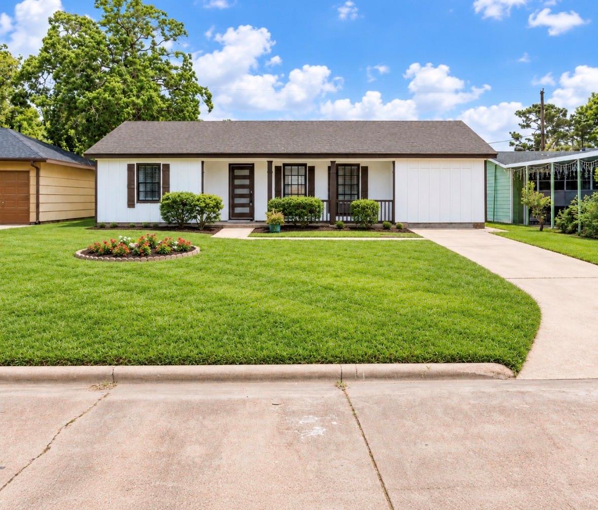 5618 Southbrook Street — photo