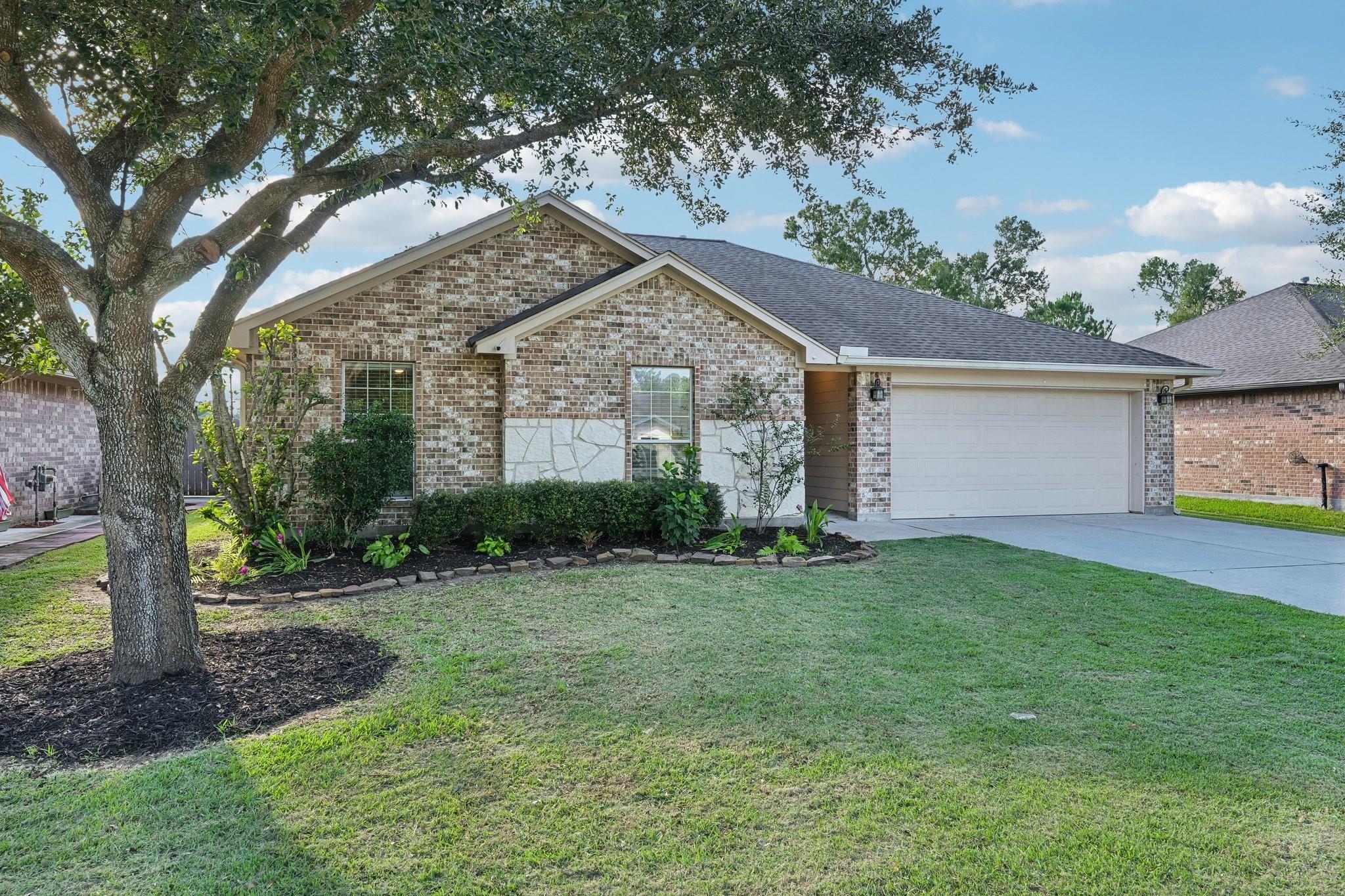 5012 Bayou Dr — photo