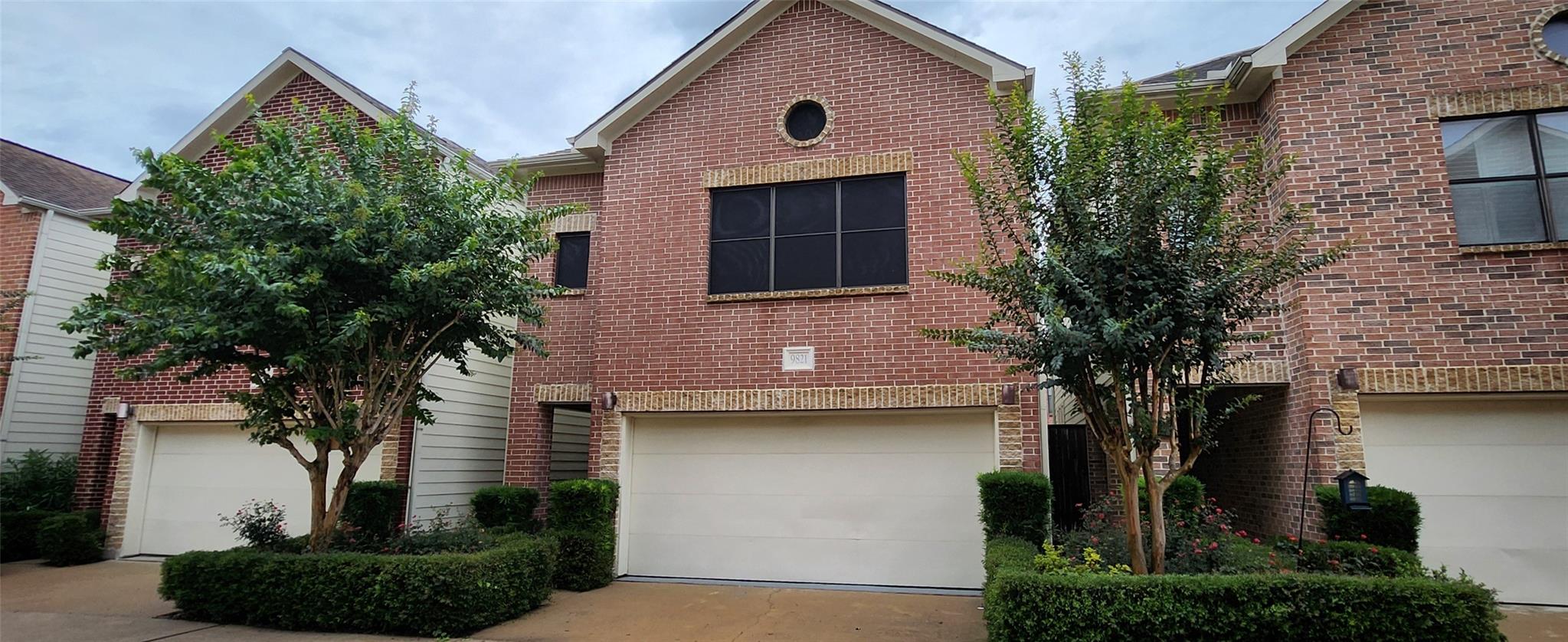 9821 Meredith Elise Court — photo