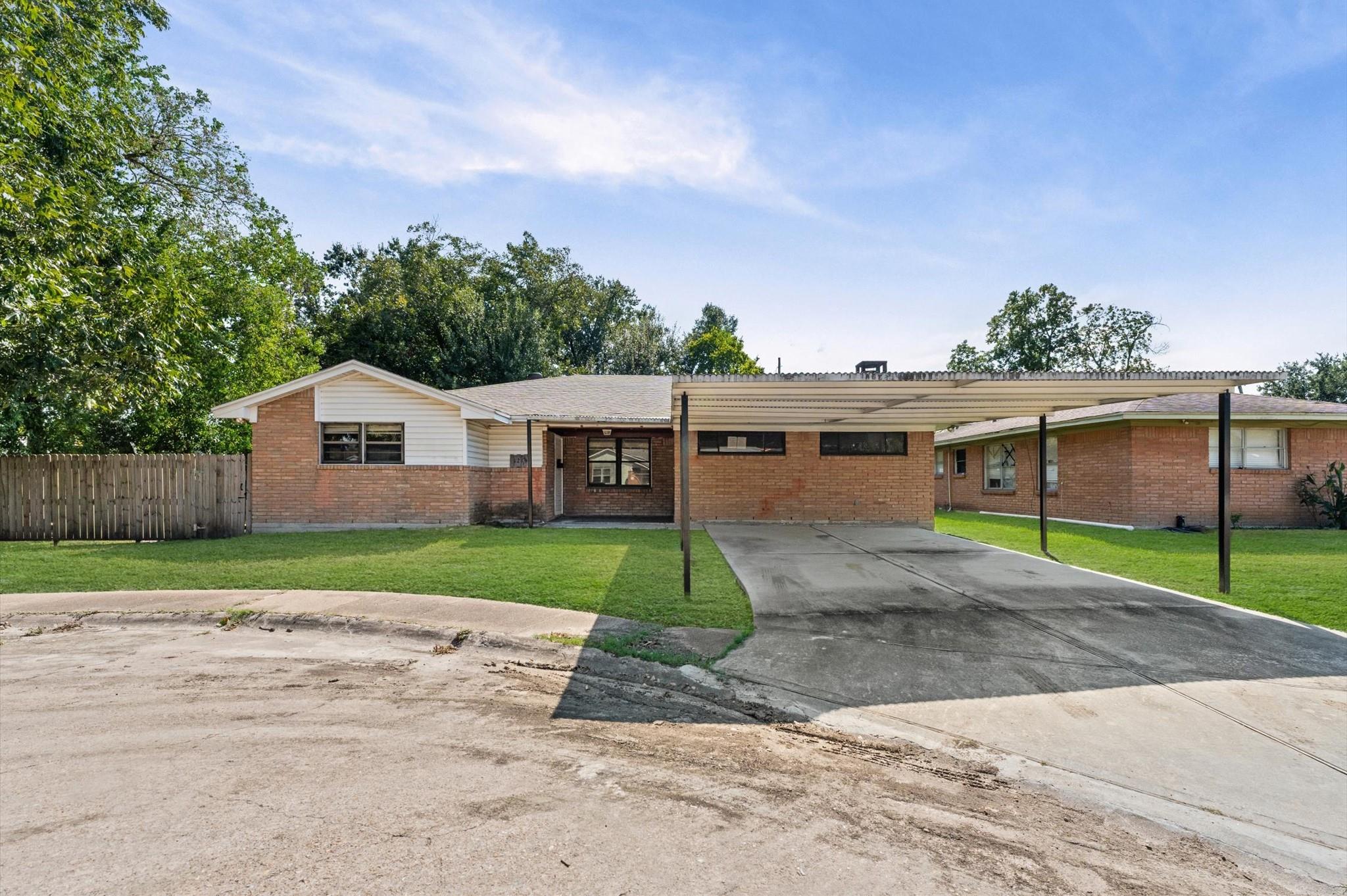 121 Bluebird Lane — photo