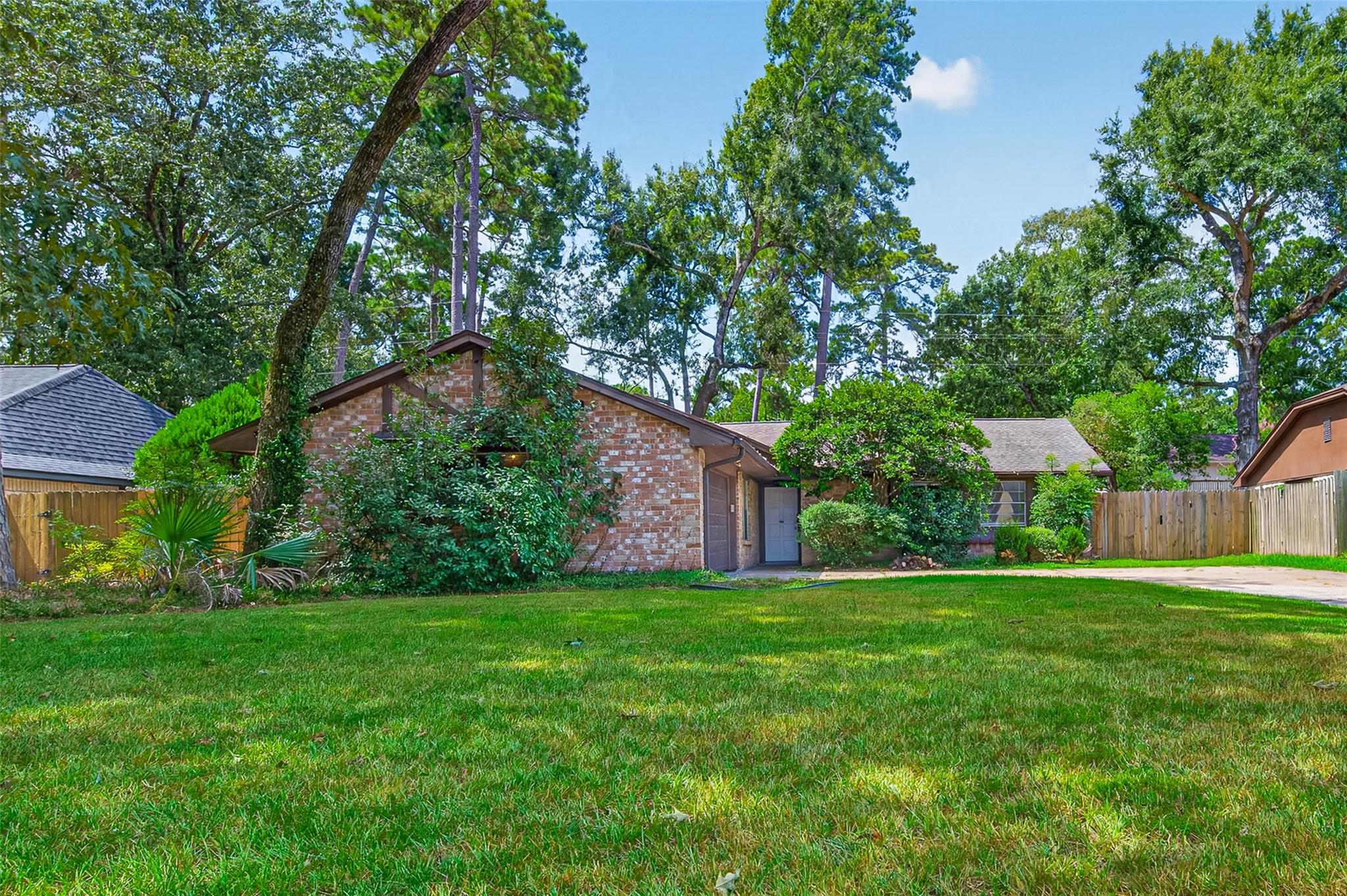 2154 Oak Shores Drive — photo